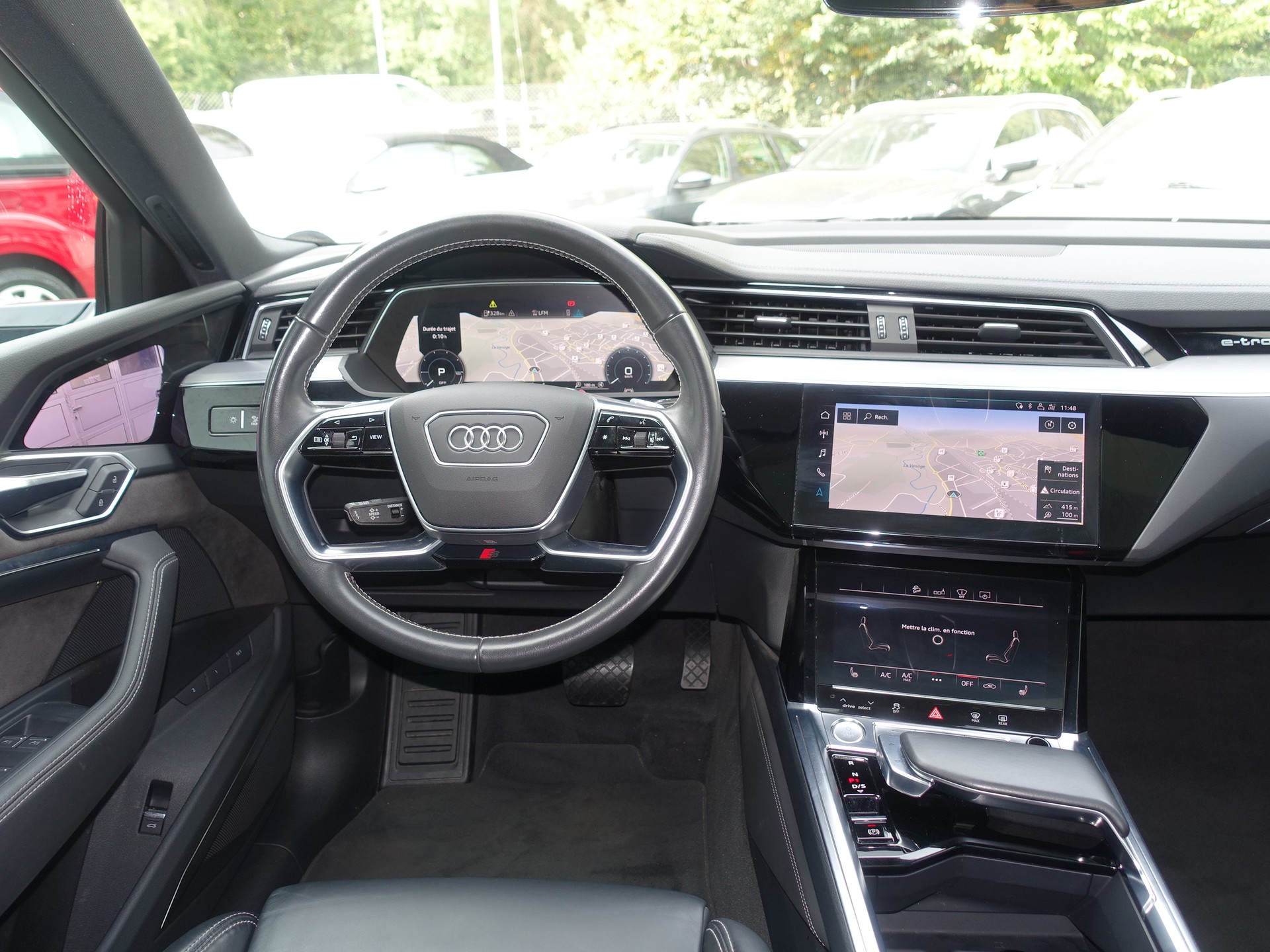 AUDI e-tron 55 S Line Black Edition quattro-image-17