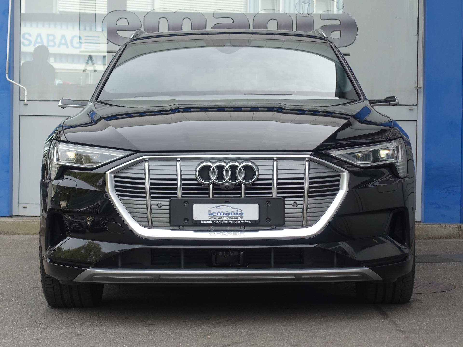 AUDI e-tron 55 S Line Black Edition quattro-image-2