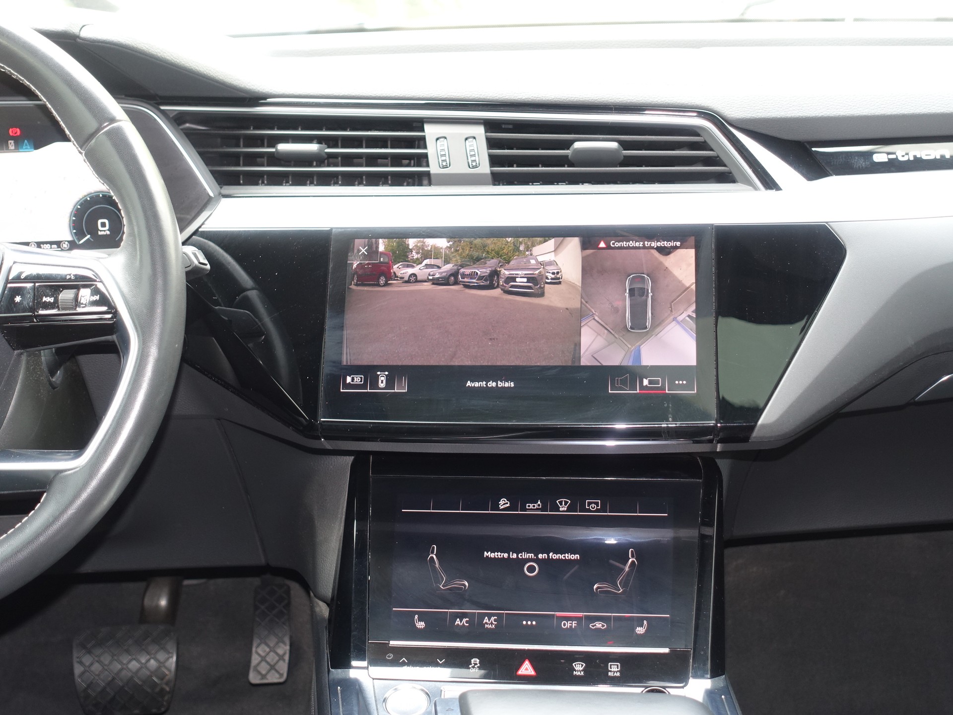 AUDI e-tron 55 S Line Black Edition quattro-image-18