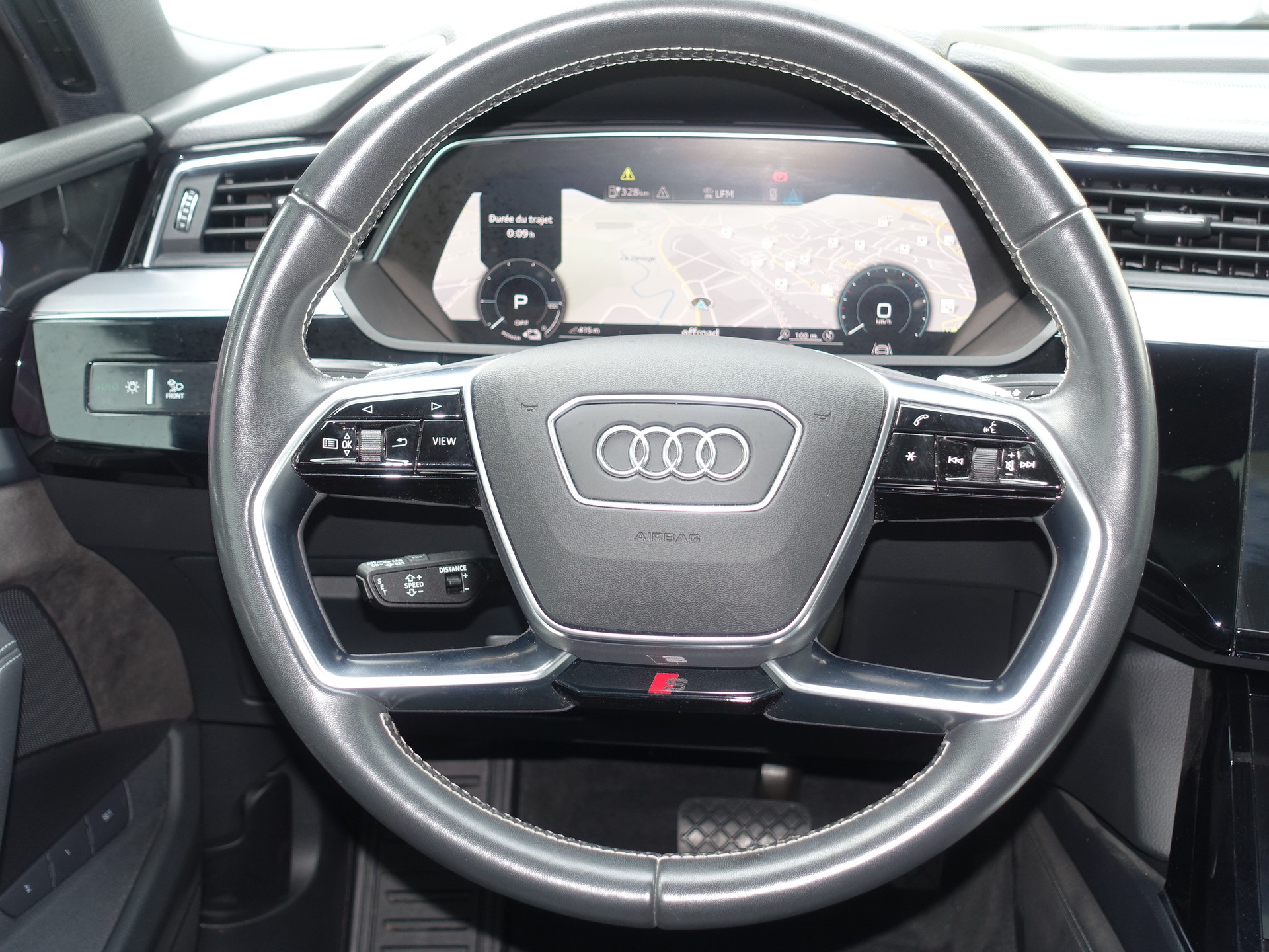 AUDI e-tron 55 S Line Black Edition quattro-image-14