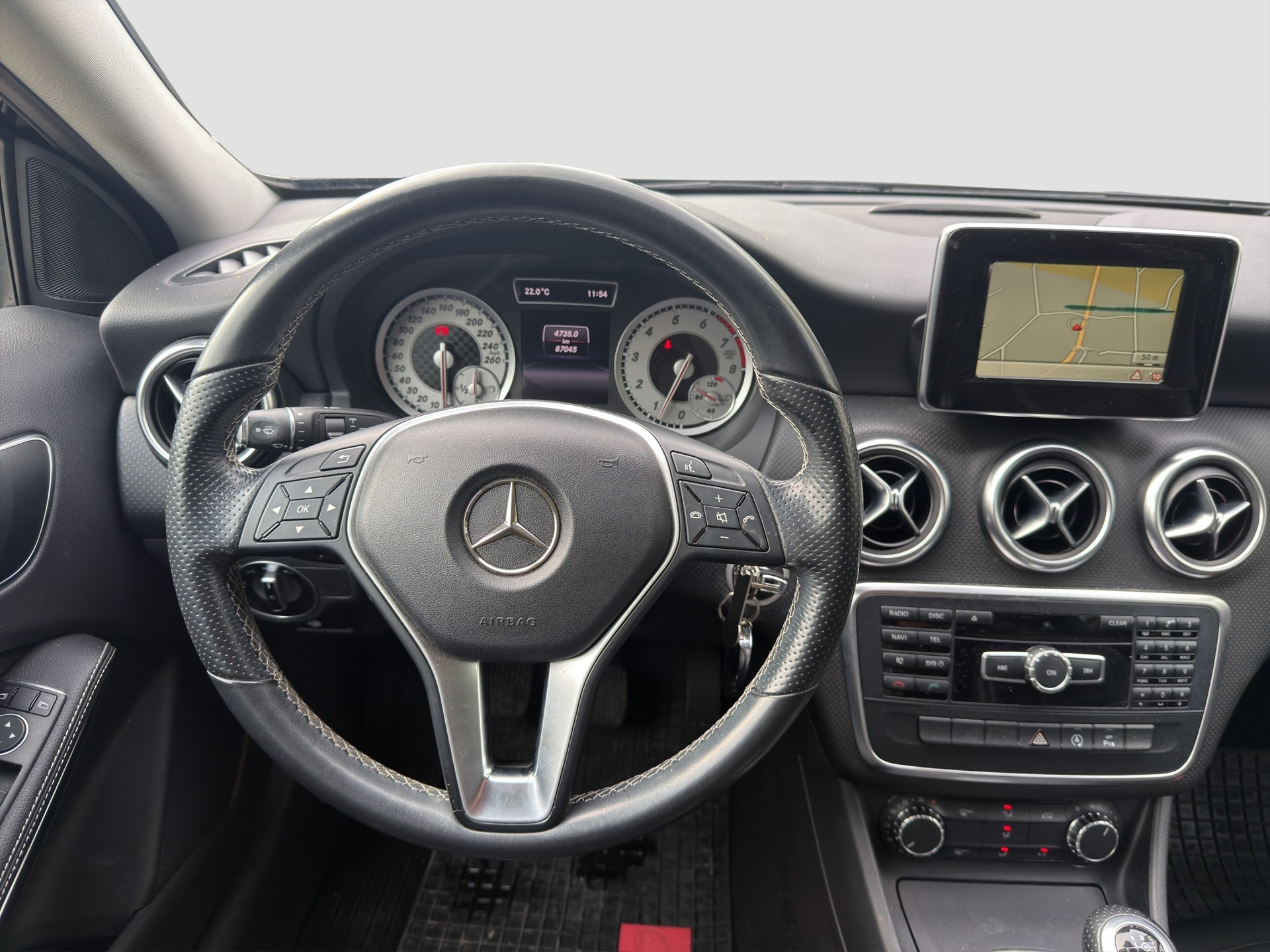 MERCEDES-BENZ A 200 Urban-image-11
