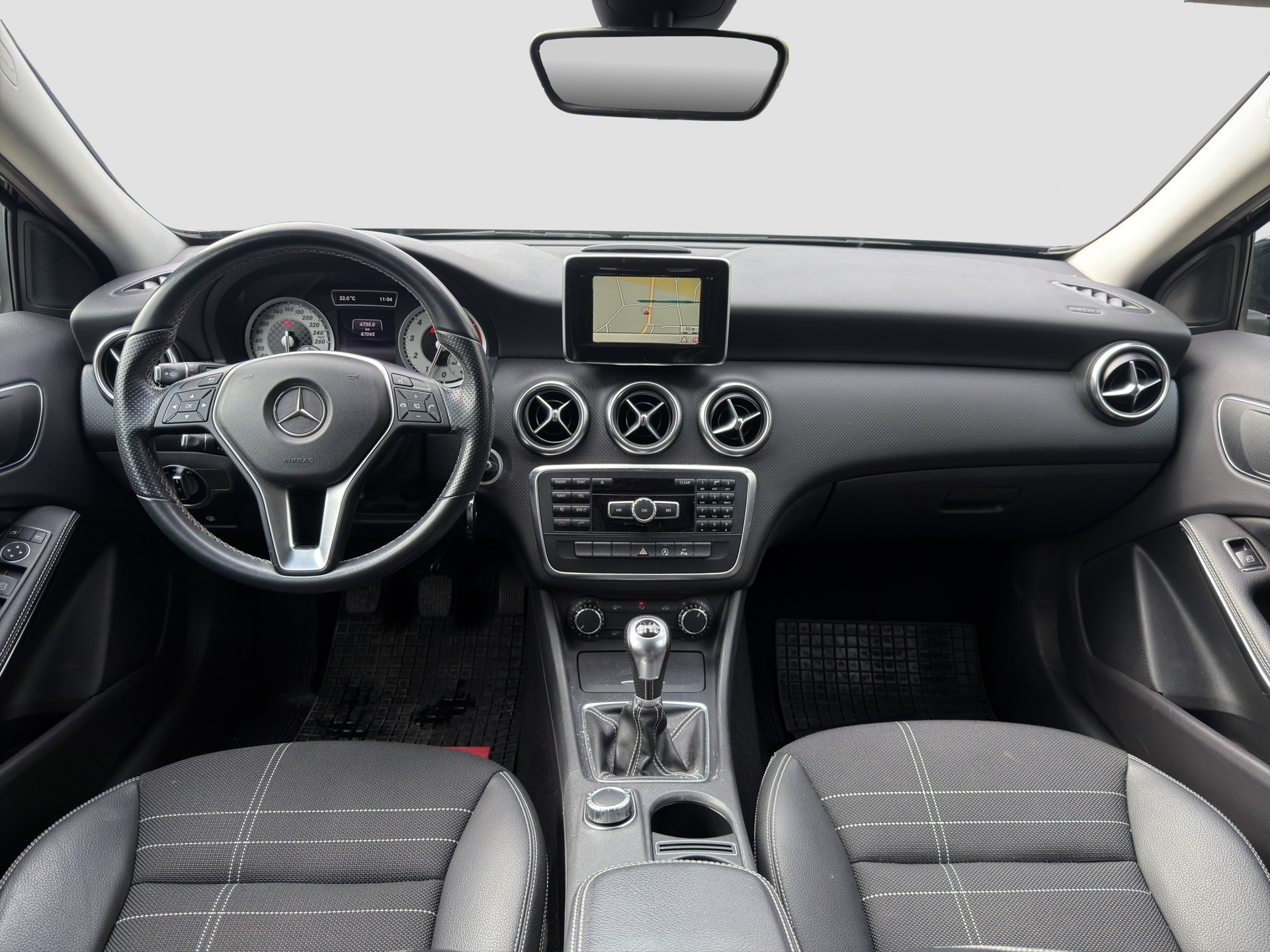 MERCEDES-BENZ A 200 Urban-image-10