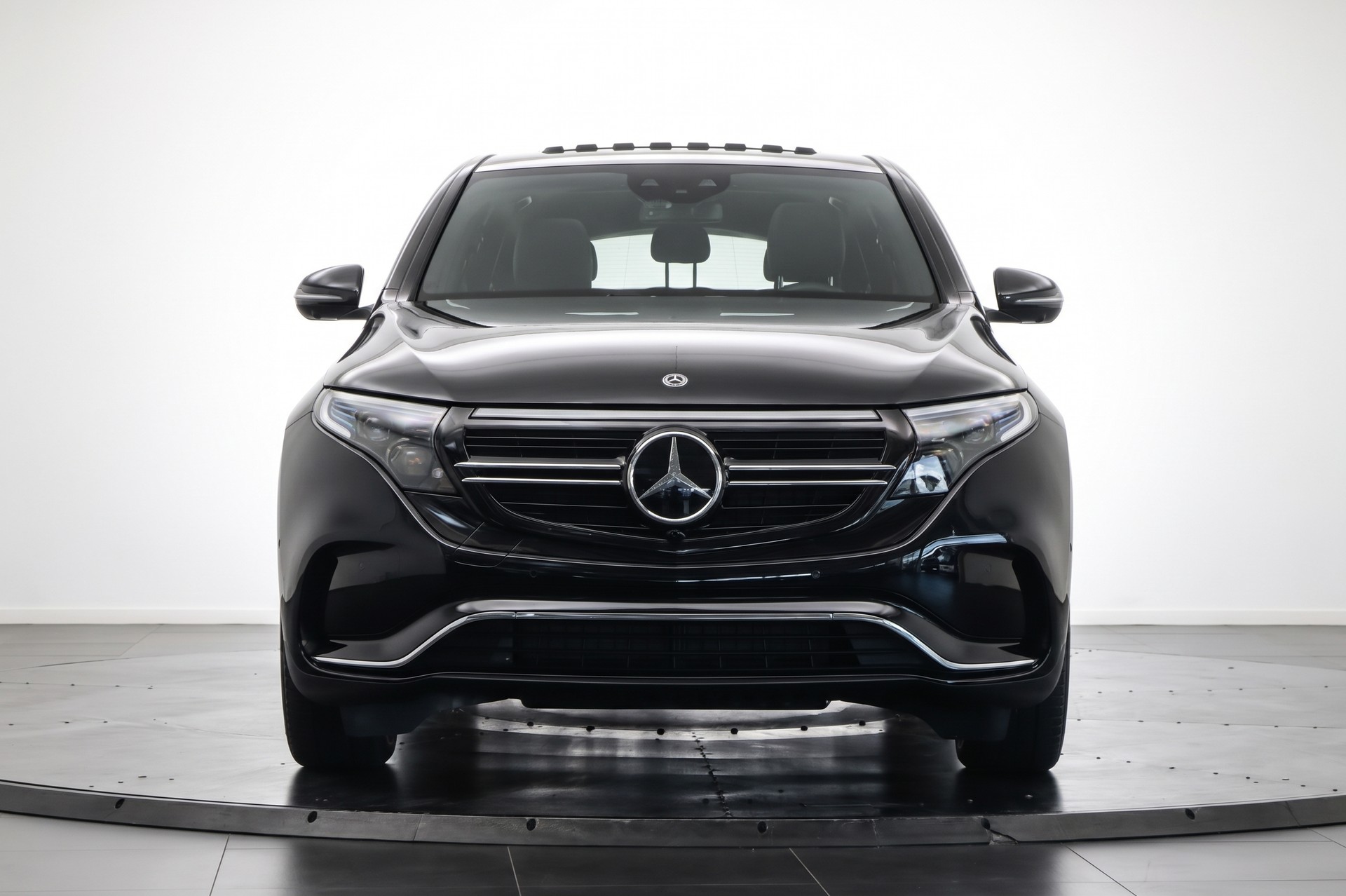 MERCEDES-BENZ EQC 400 AMG Line 4Matic Sièges ventilés / Burmester / Head-up-image-1