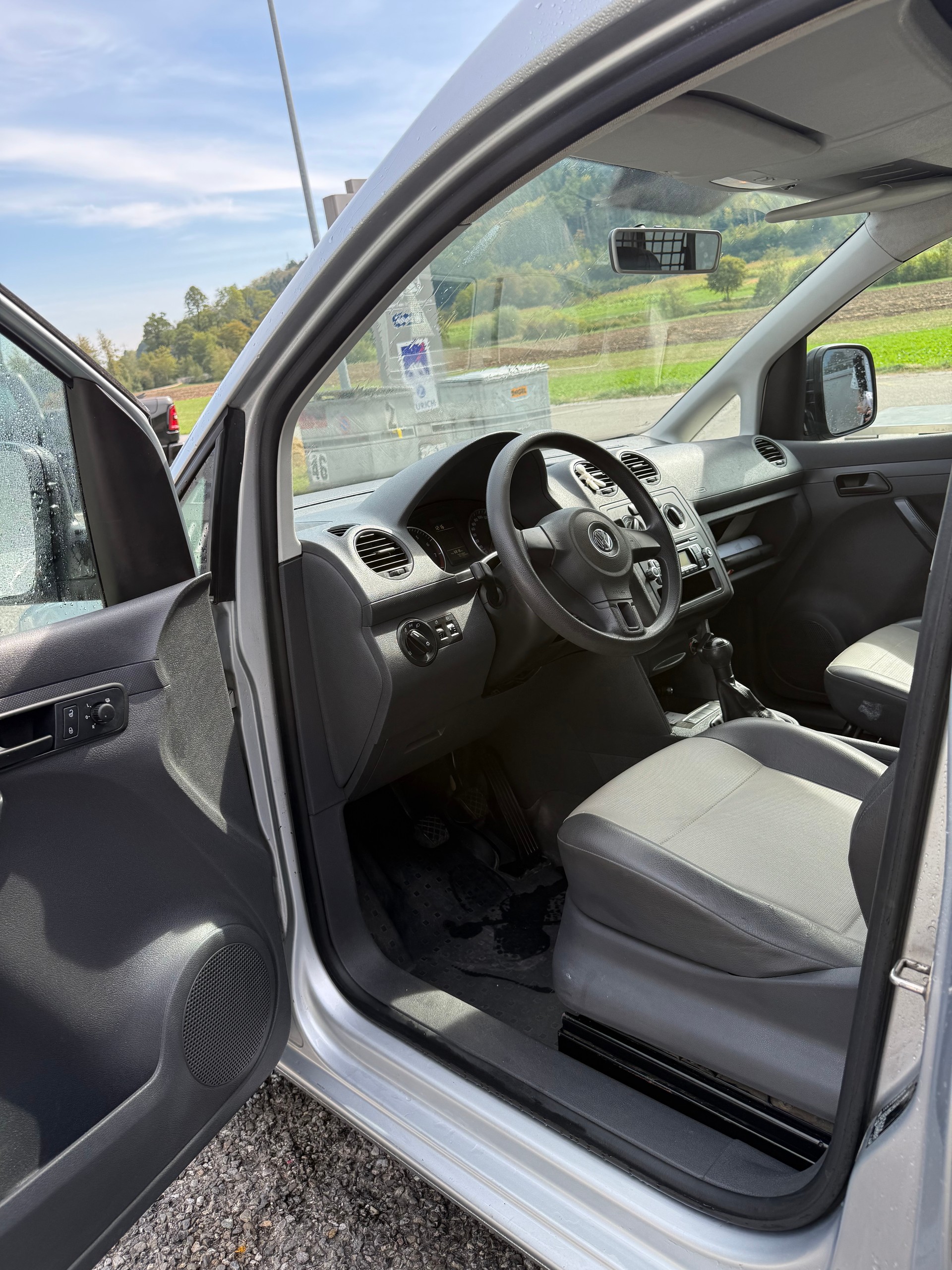 VW CADDY-image-4
