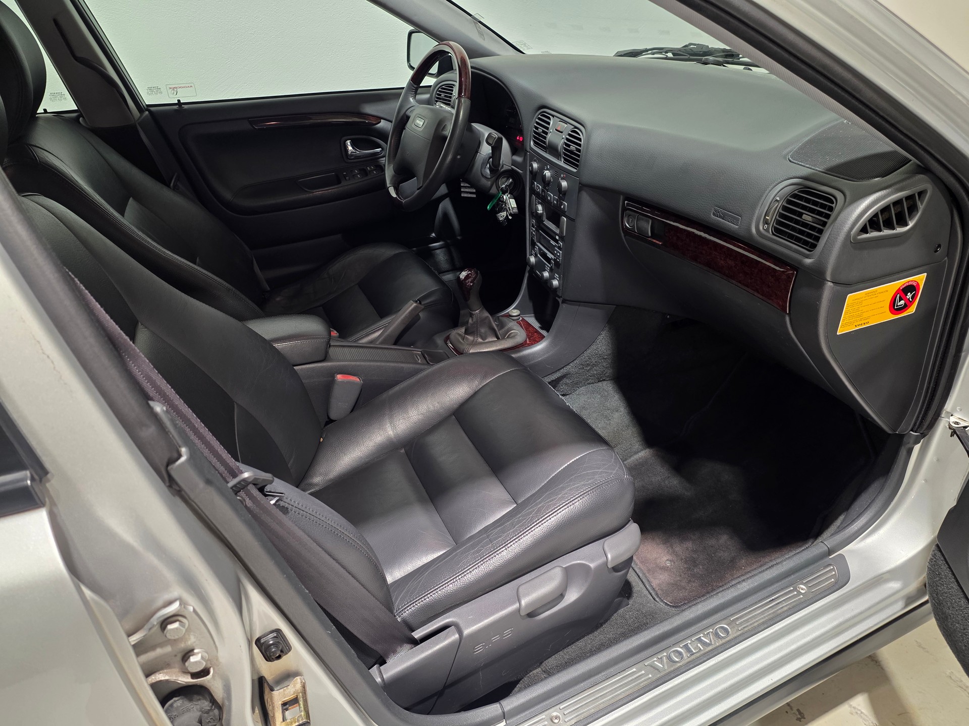 VOLVO V40 T4 Special/Dynamic Edition-image-12