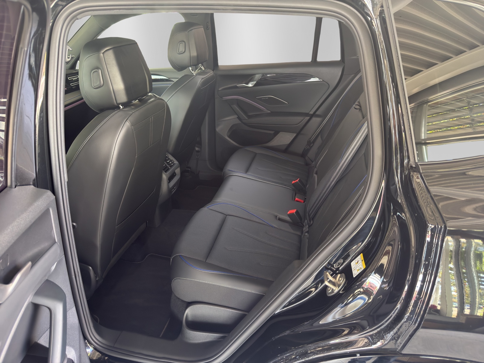 VW Tiguan 2.0 TSI DSG R-Line 4Motion, Grenadillschwarz Metallic-image-9