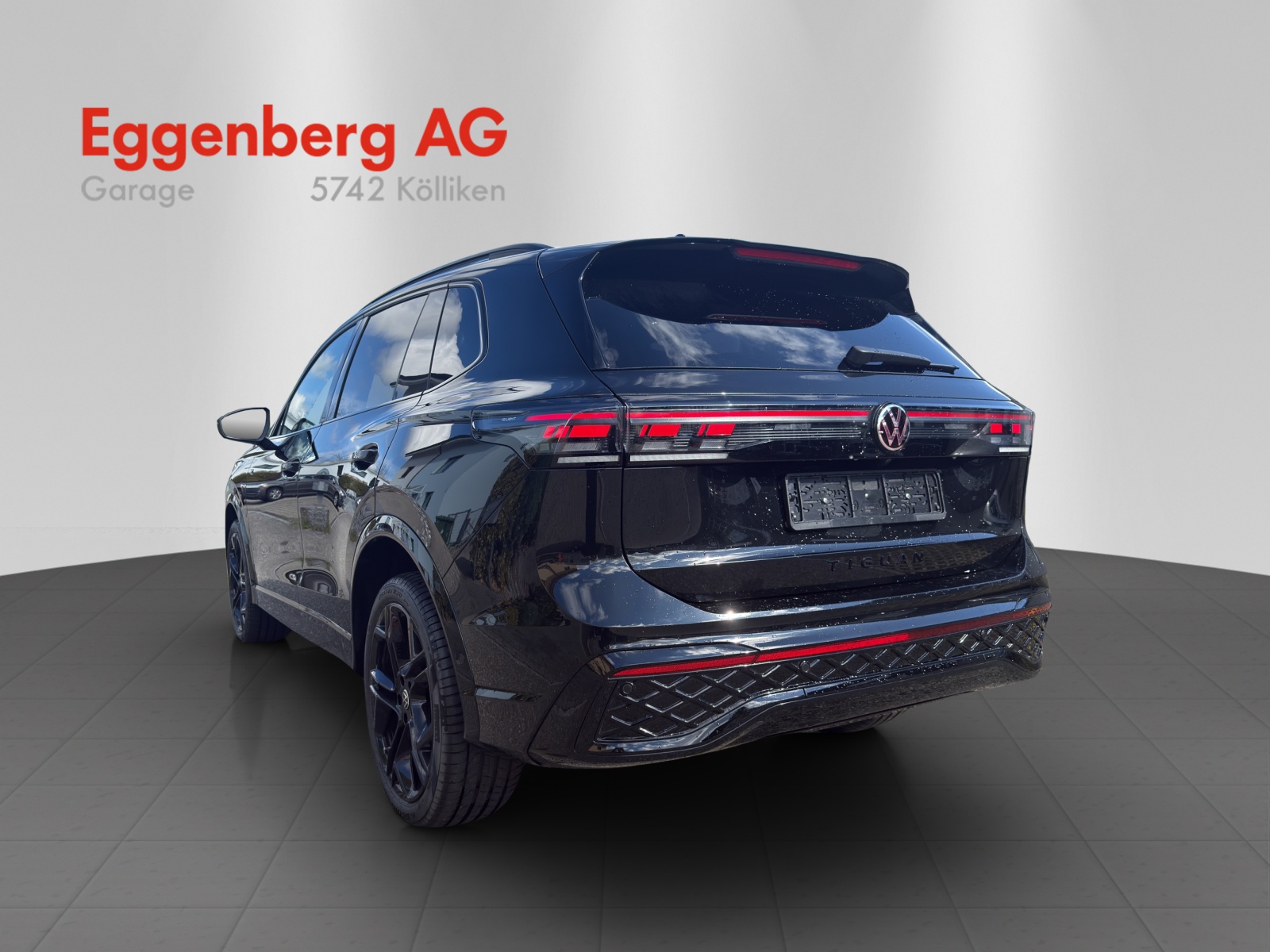 VW Tiguan 2.0 TSI DSG R-Line 4Motion, Grenadillschwarz Metallic-image-2