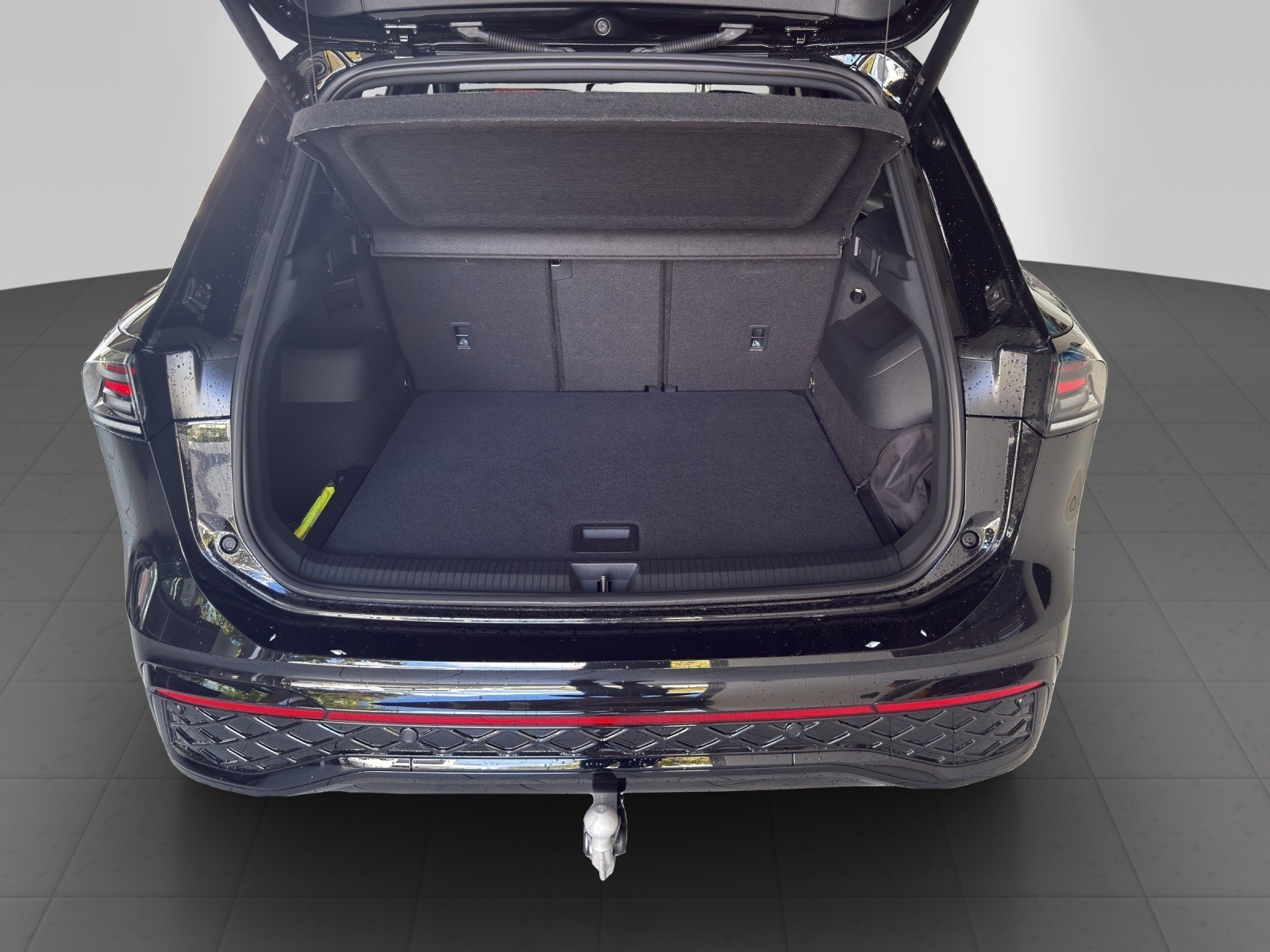 VW Tiguan 2.0 TSI DSG R-Line 4Motion, Grenadillschwarz Metallic-image-10