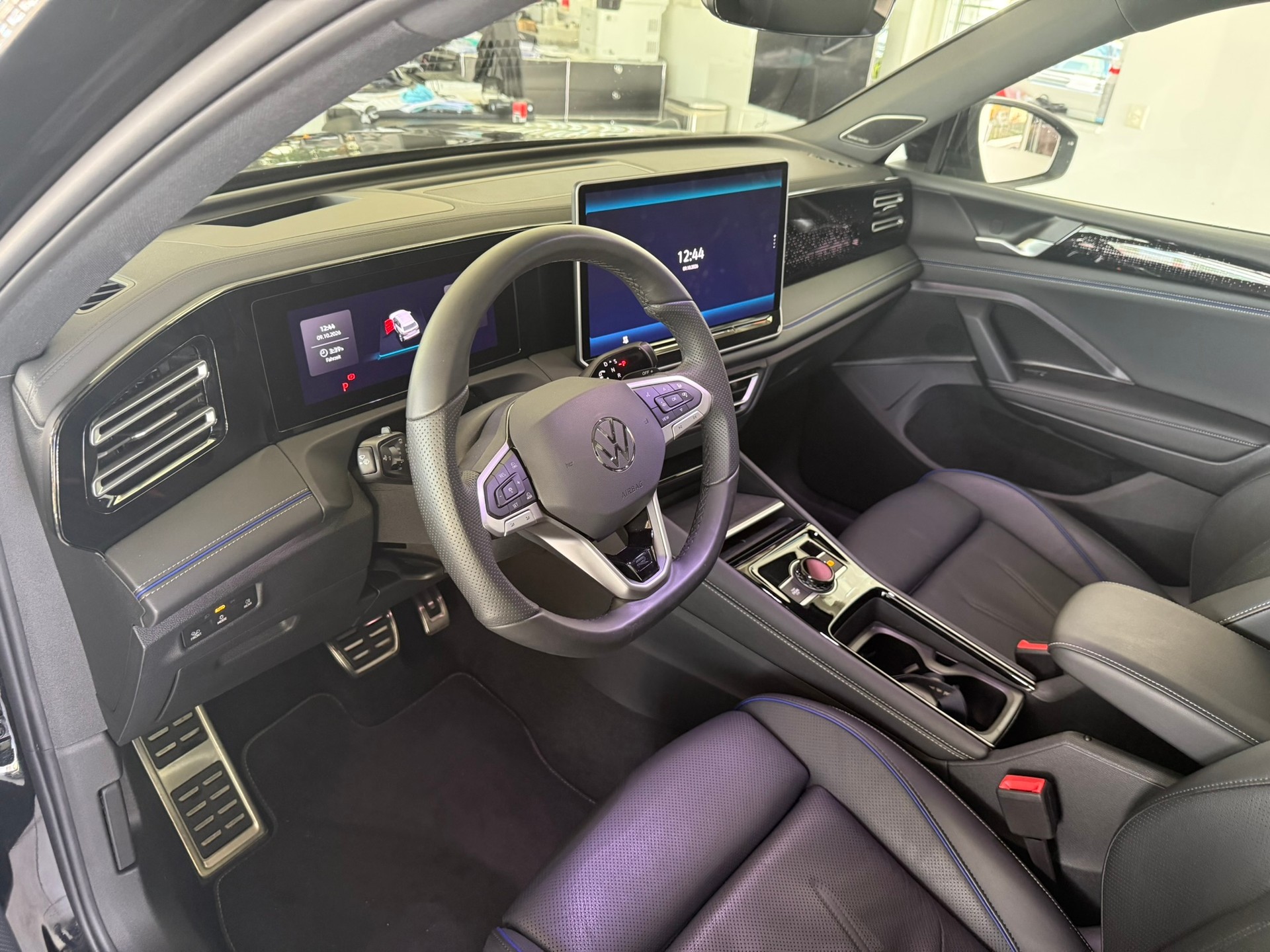 VW Tiguan 2.0 TSI DSG R-Line 4Motion, Grenadillschwarz Metallic-image-12
