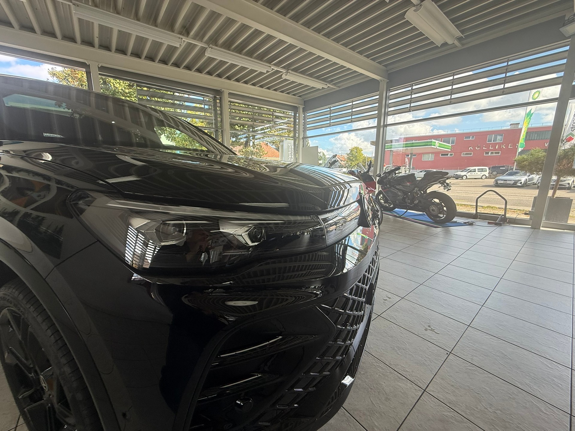 VW Tiguan 2.0 TSI DSG R-Line 4Motion, Grenadillschwarz Metallic-image-27