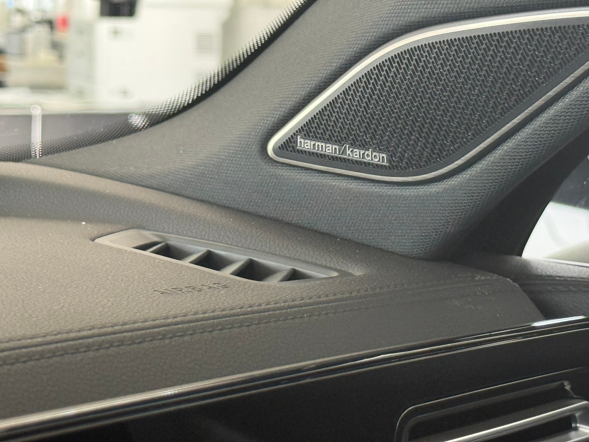 VW Tiguan 2.0 TSI DSG R-Line 4Motion, Grenadillschwarz Metallic-image-14