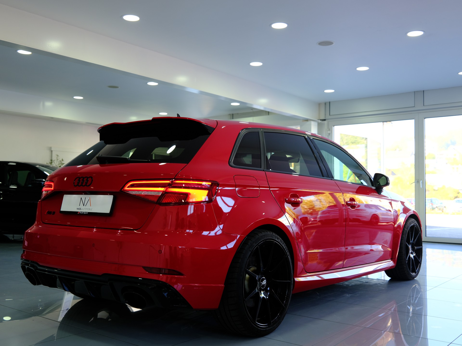 AUDI RS3 Sportback 2.5 TSI quattro S-tronic *Service Package* *Sonderlackierung*-image-6