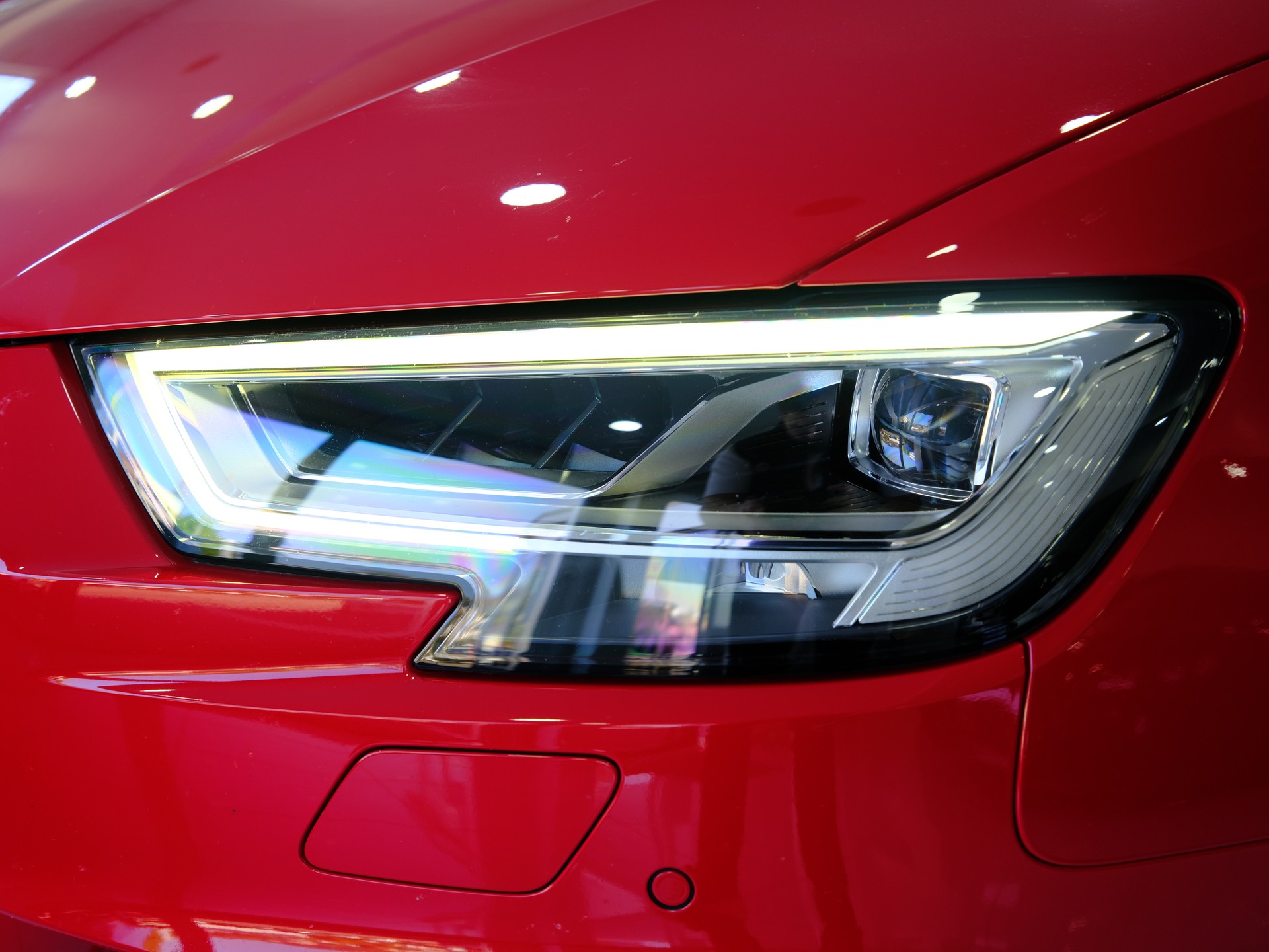 AUDI RS3 Sportback 2.5 TSI quattro S-tronic *Service Package* *Sonderlackierung*-image-14