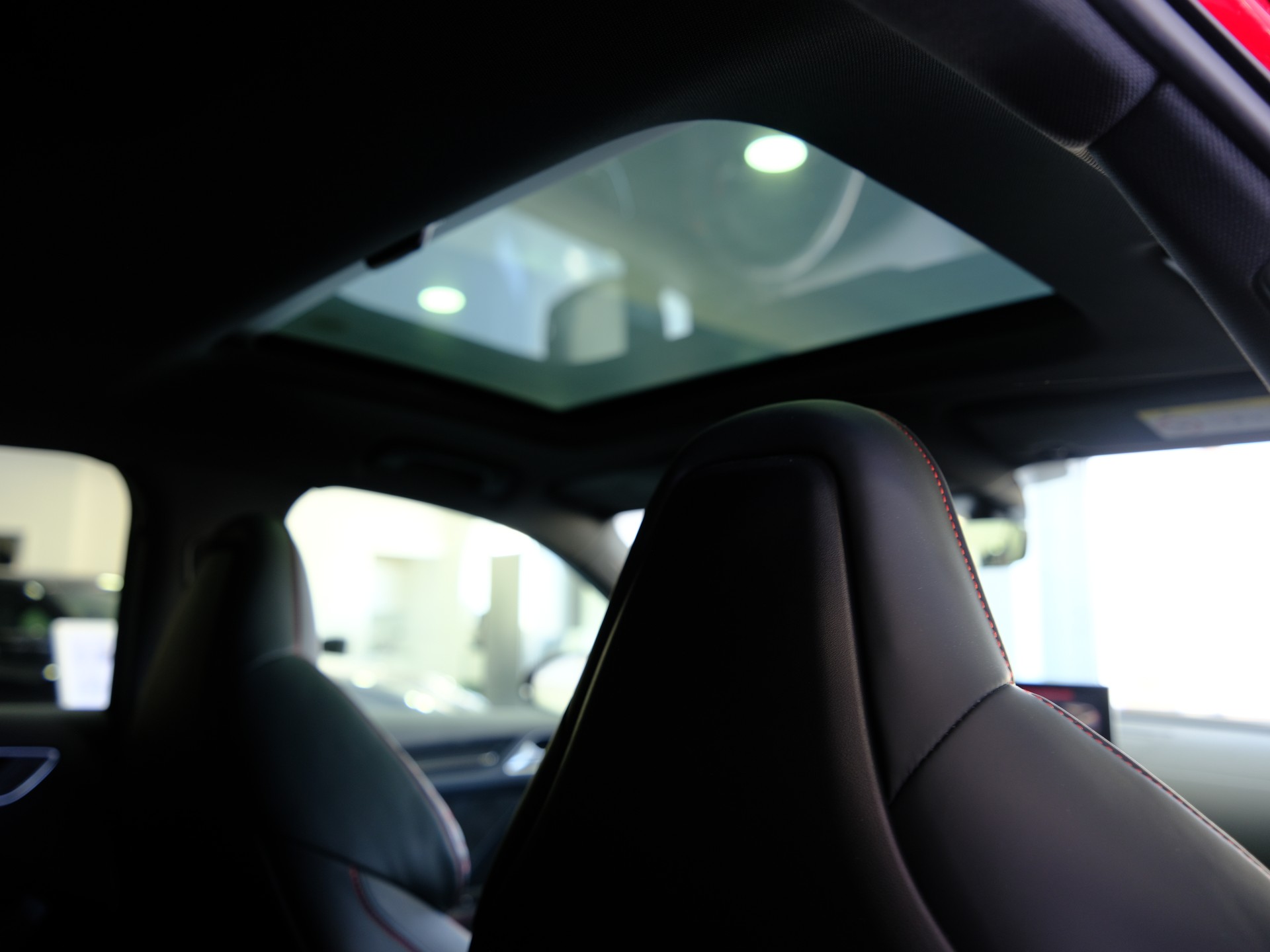 AUDI RS3 Sportback 2.5 TSI quattro S-tronic *Service Package* *Sonderlackierung*-image-21