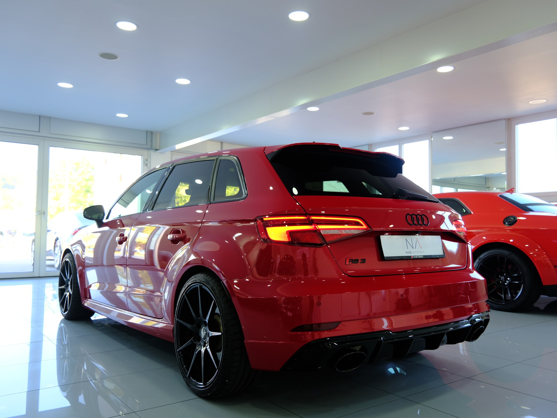 AUDI RS3 Sportback 2.5 TSI quattro S-tronic *Service Package* *Sonderlackierung*-image-4