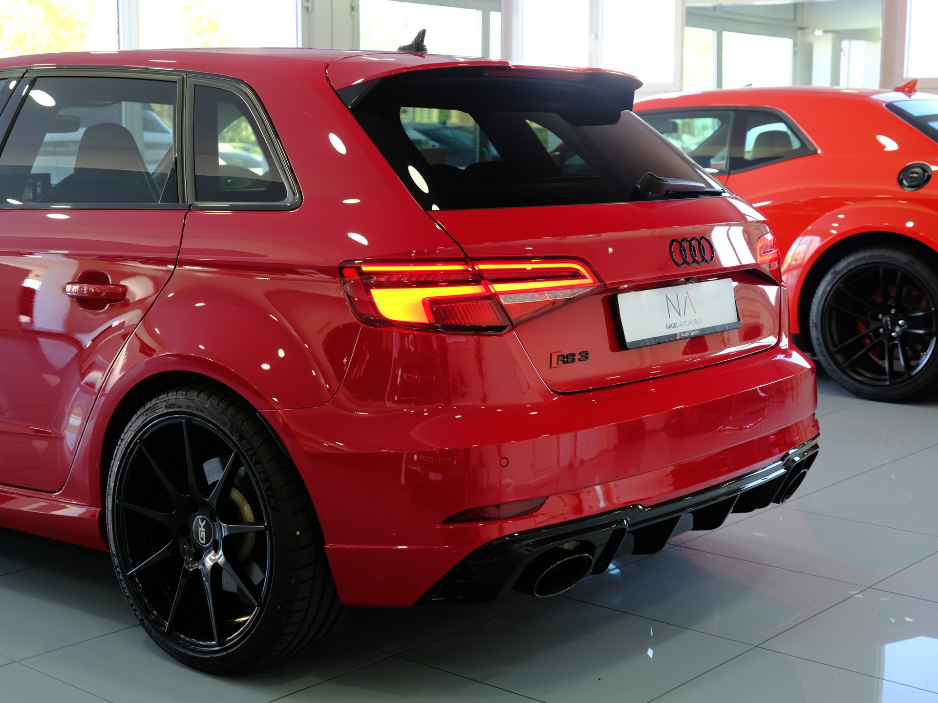 AUDI RS3 Sportback 2.5 TSI quattro S-tronic *Service Package* *Sonderlackierung*-image-11