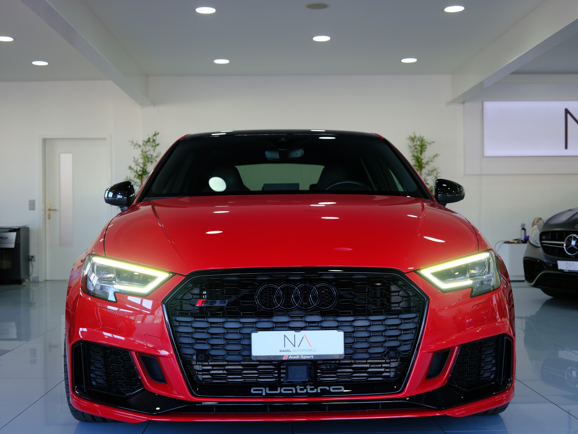 AUDI RS3 Sportback 2.5 TSI quattro S-tronic *Service Package* *Sonderlackierung*-image-2