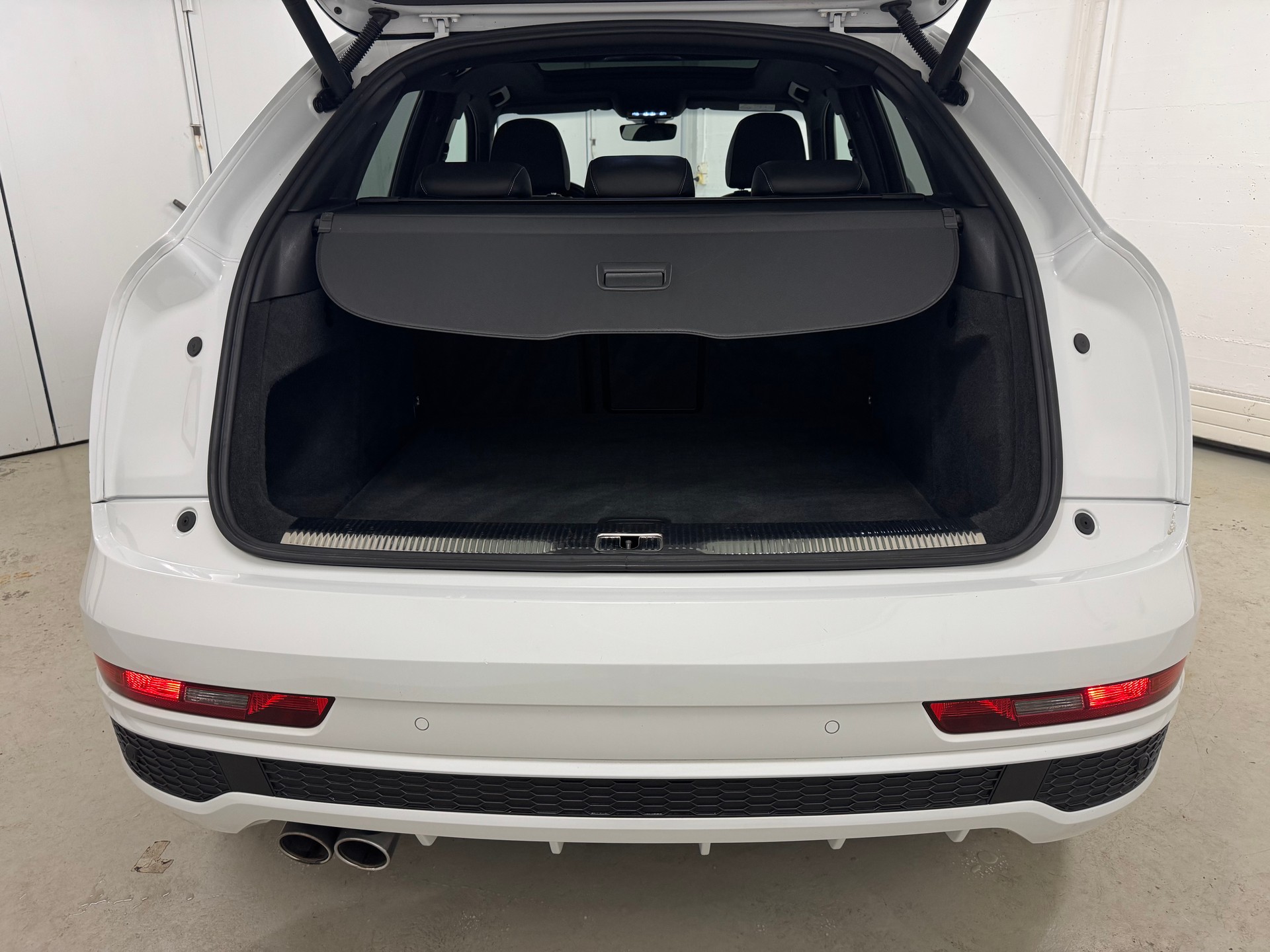 AUDI Q3 2.0 TDI sport quattro S-tronic-image-4