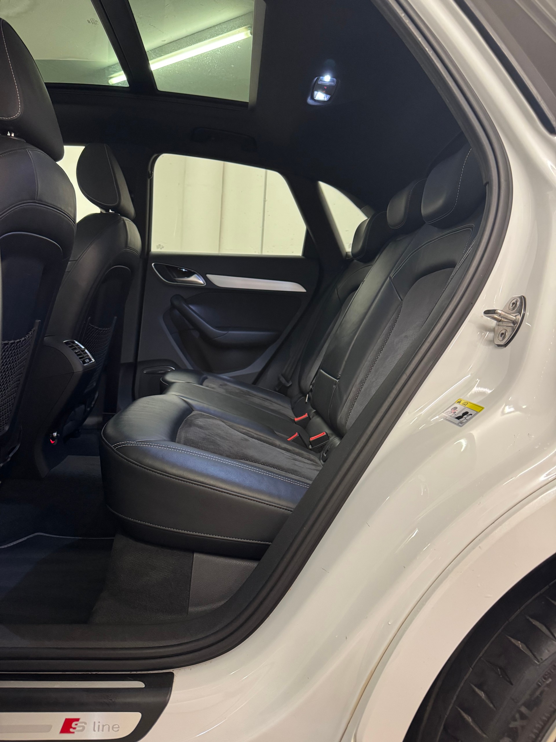 AUDI Q3 2.0 TDI sport quattro S-tronic-image-7