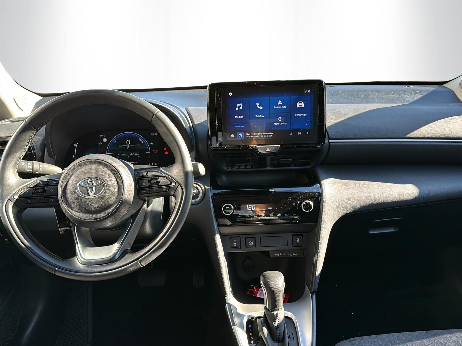 TOYOTA Yaris Cross 1.5 VVT-i HSD Comfort AWD-i-image-9