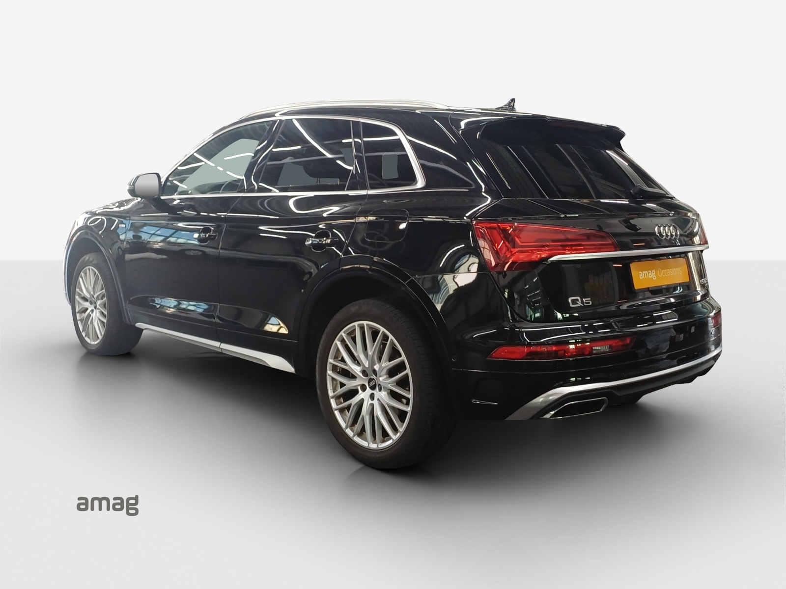AUDI Q5 50 TFSI e PHEV S line quattro S-tronic-image-2