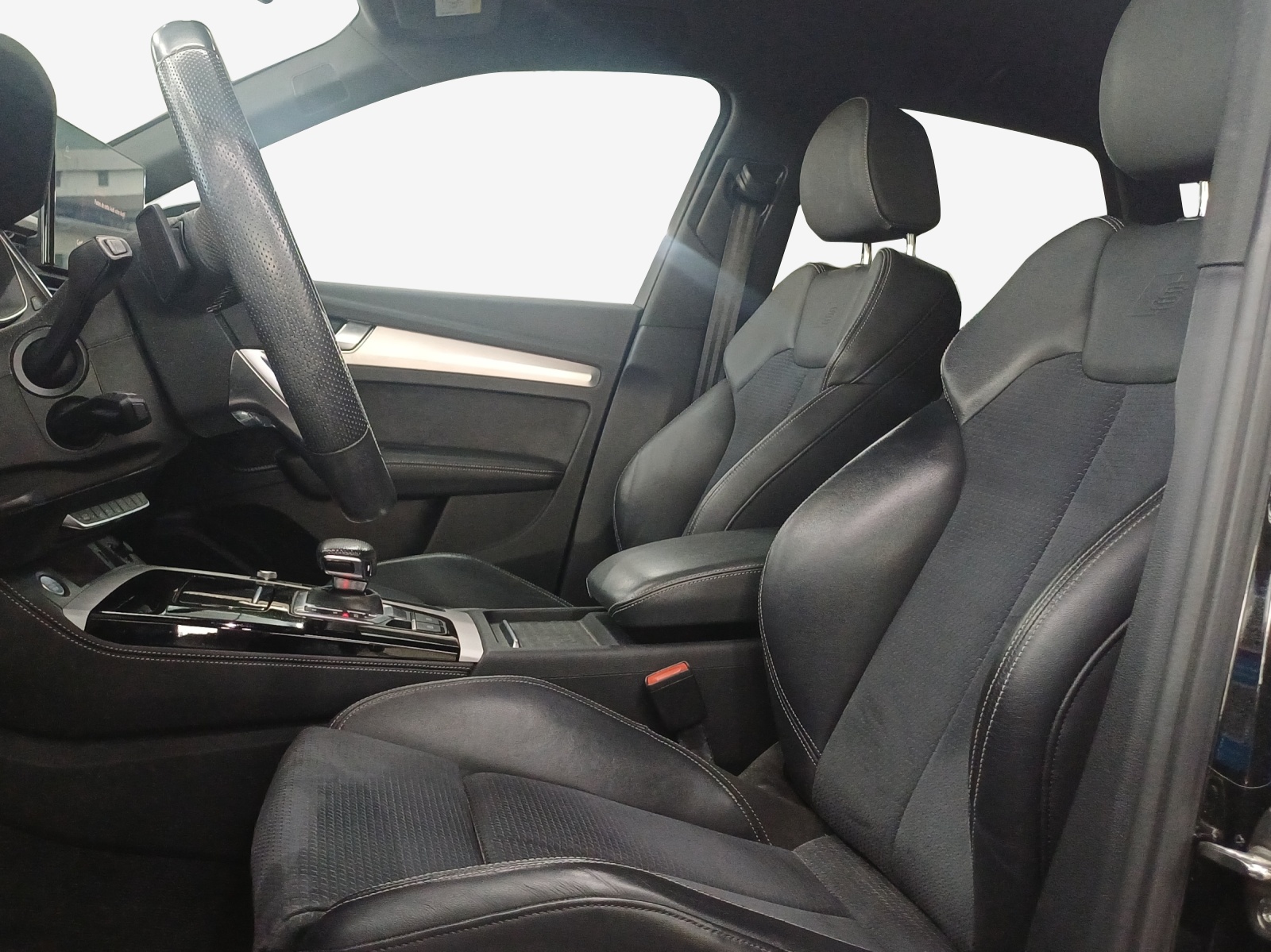 AUDI Q5 50 TFSI e PHEV S line quattro S-tronic-image-7