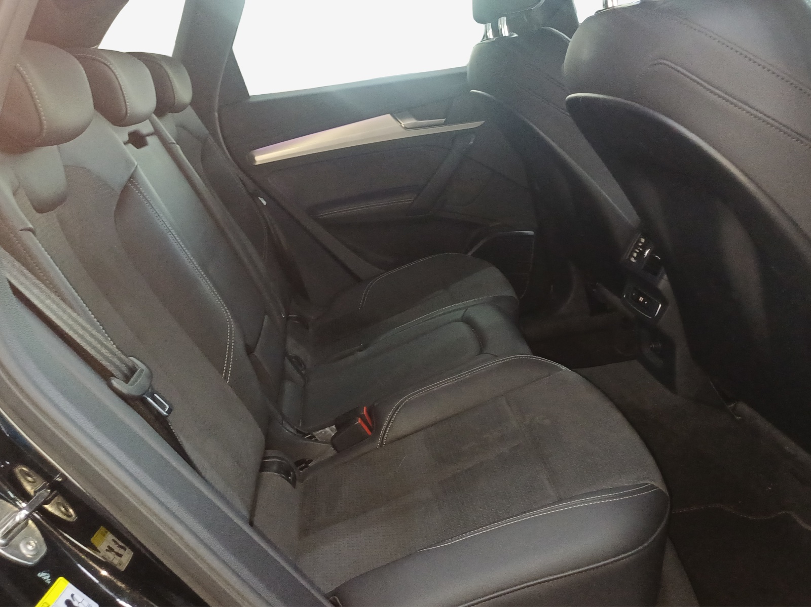 AUDI Q5 50 TFSI e PHEV S line quattro S-tronic-image-14