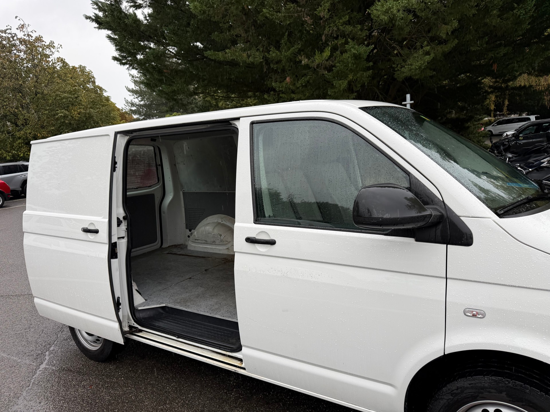 VW T5 2.0 TDI-image-4