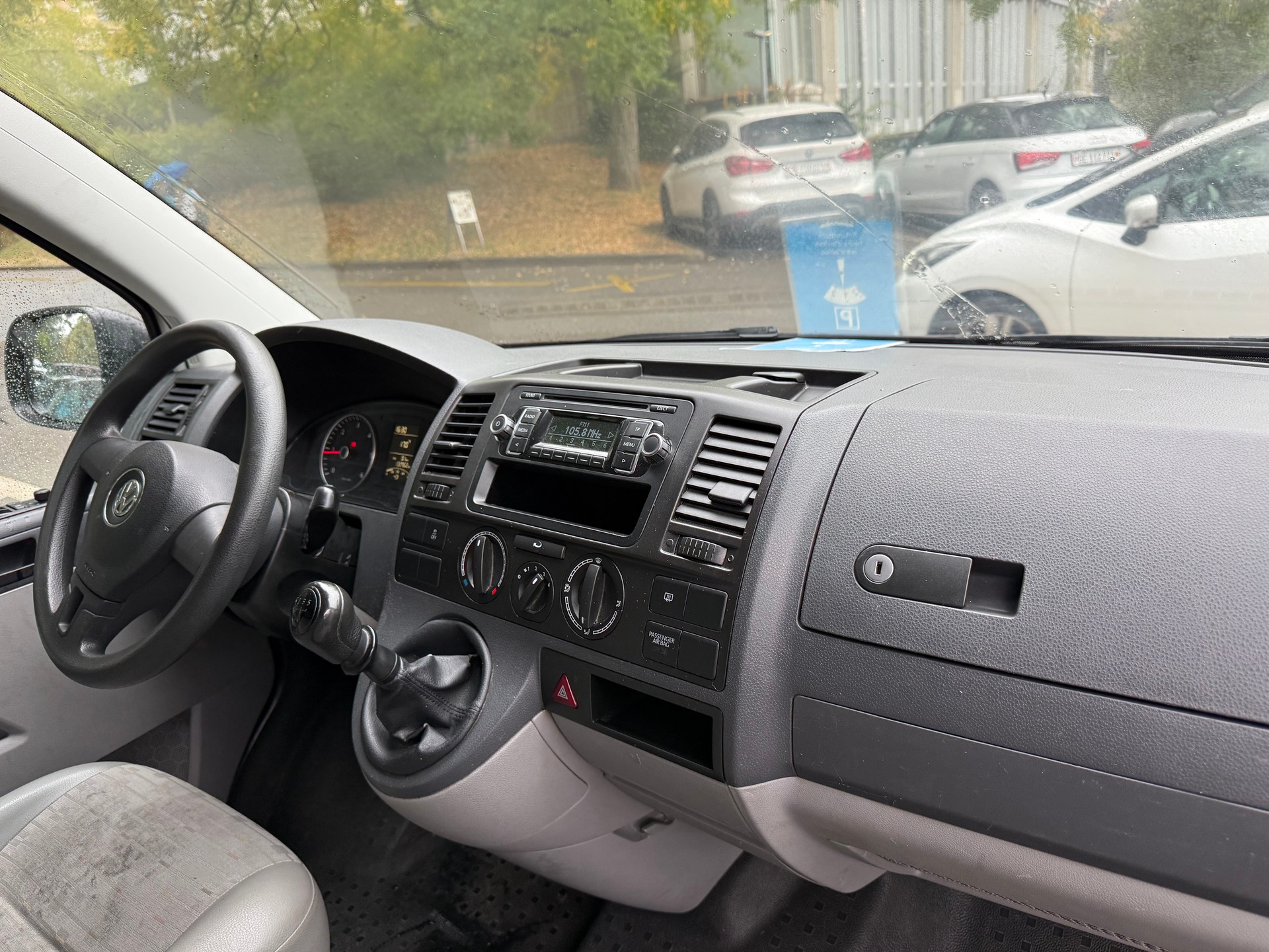 VW T5 2.0 TDI-image-5