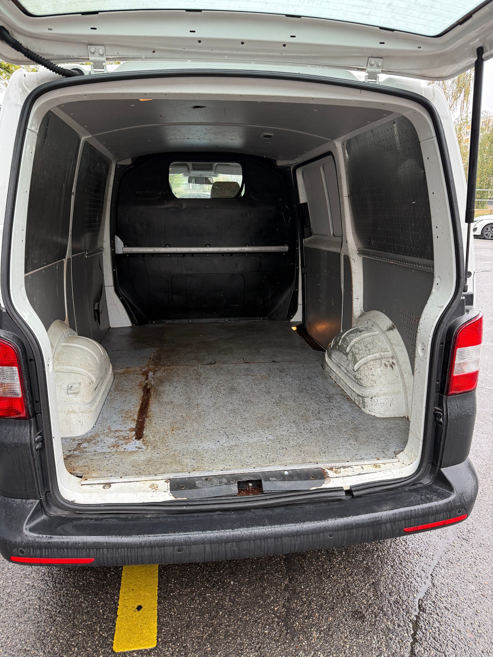 VW T5 2.0 TDI-image-6