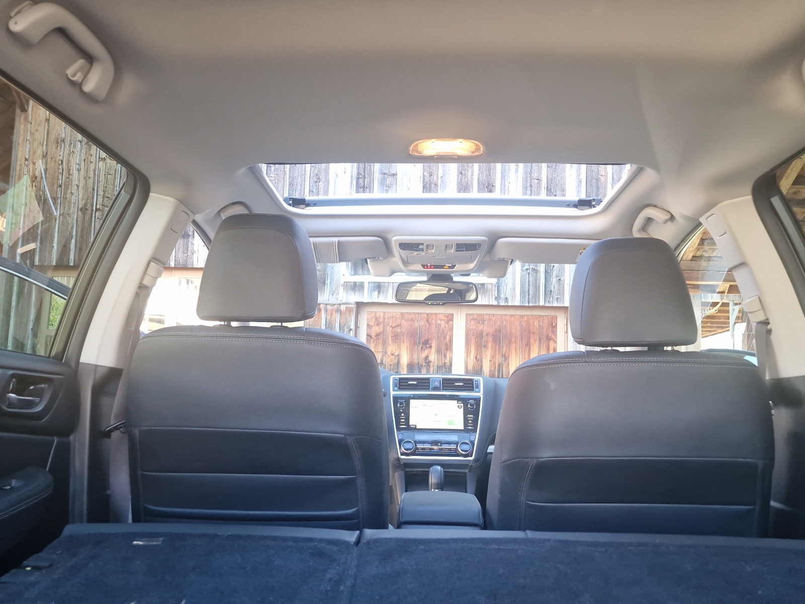 SUBARU Outback 2.5i Luxury-image-11