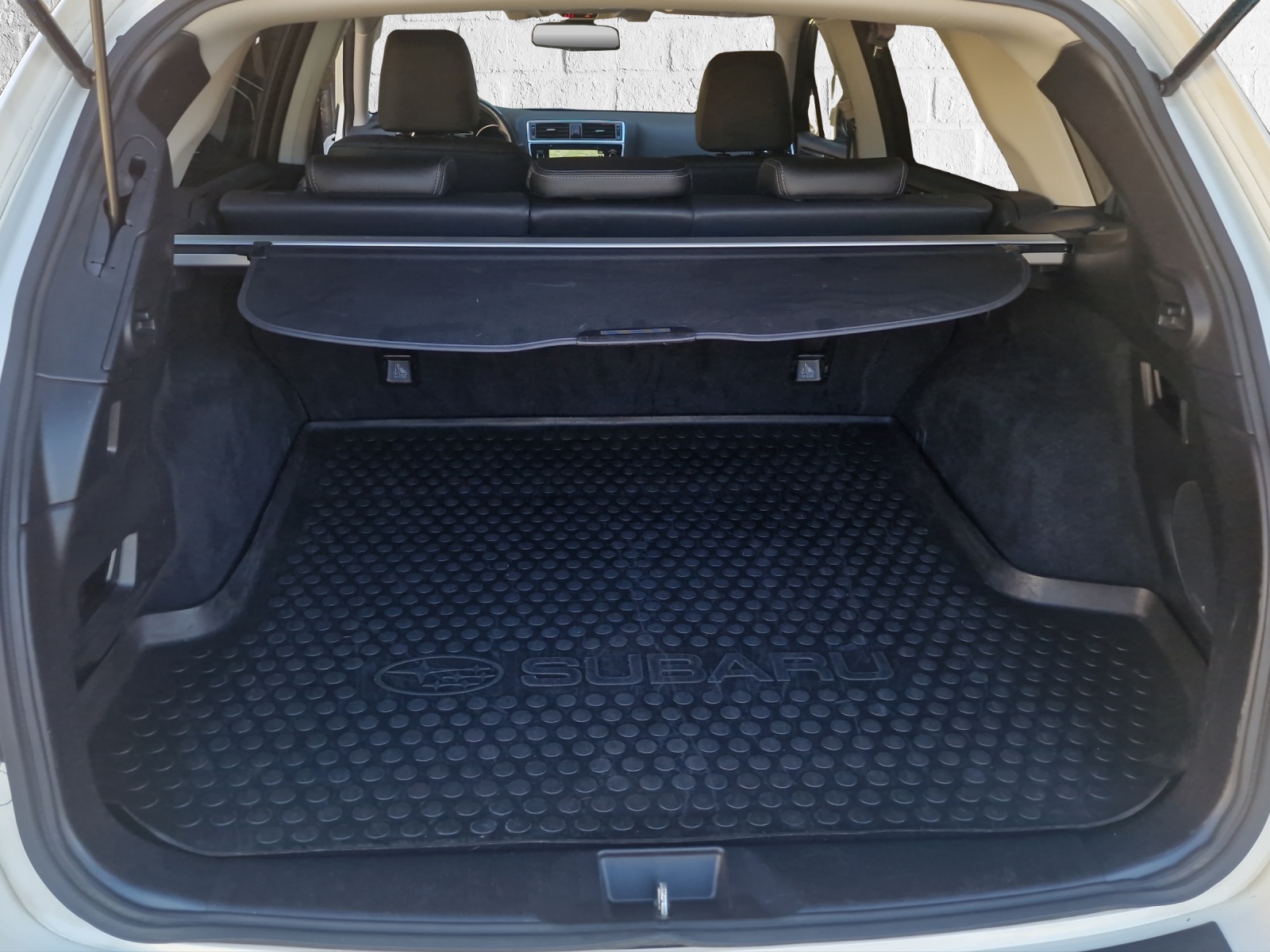 SUBARU Outback 2.5i Luxury-image-9