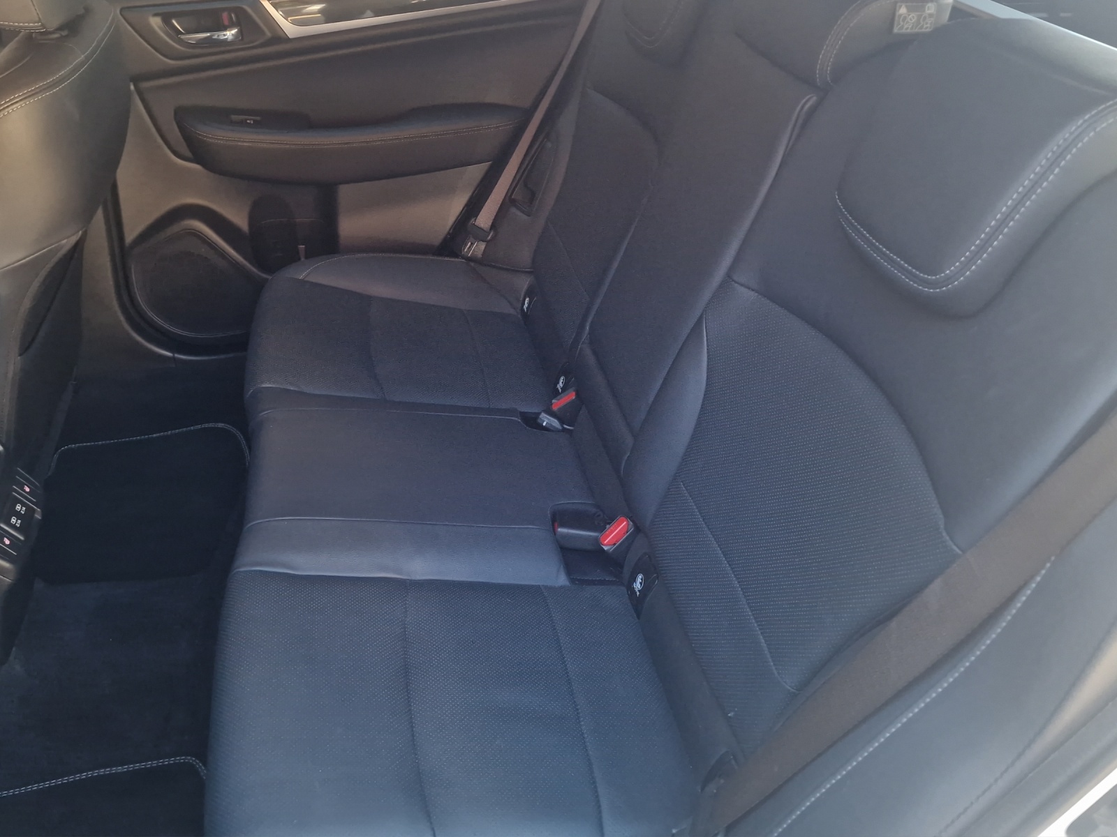 SUBARU Outback 2.5i Luxury-image-8