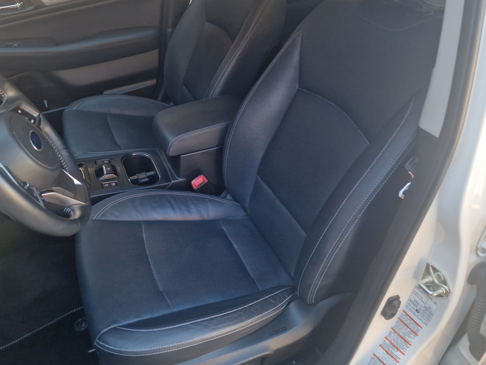 SUBARU Outback 2.5i Luxury-image-7