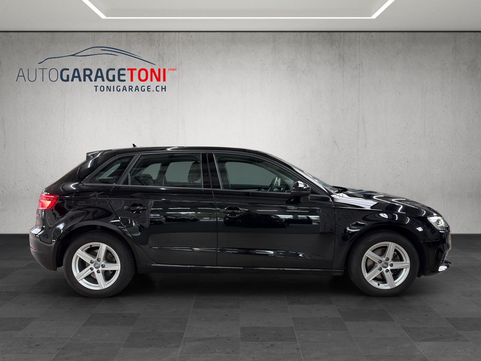 AUDI A3 Sportback 35 TFSI-image-4