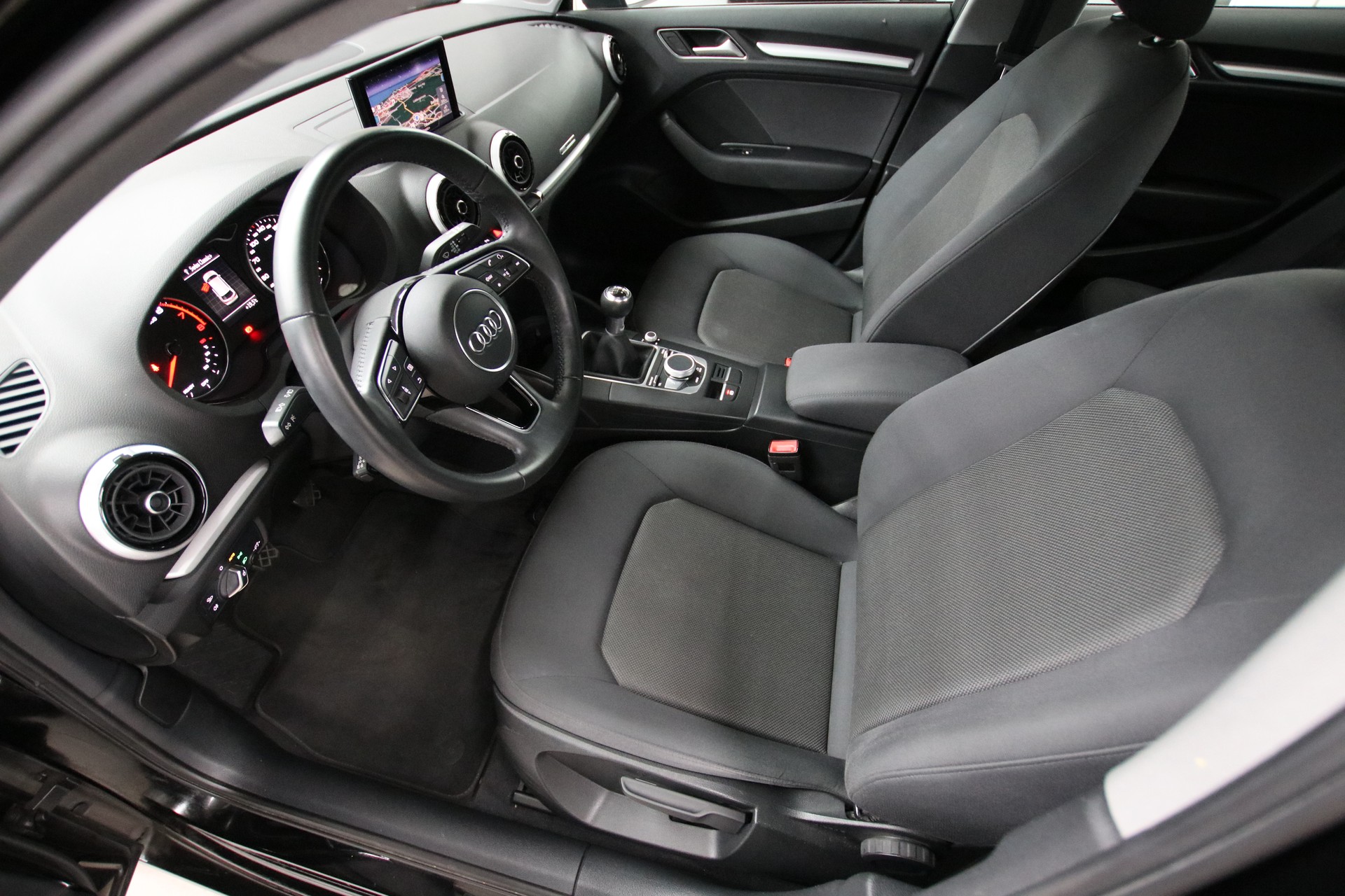 AUDI A3 Sportback 35 TFSI-image-11