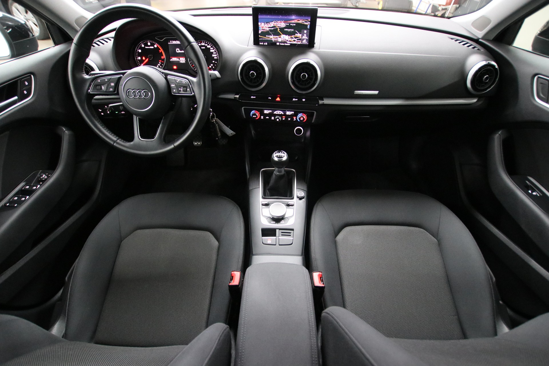 AUDI A3 Sportback 35 TFSI-image-9