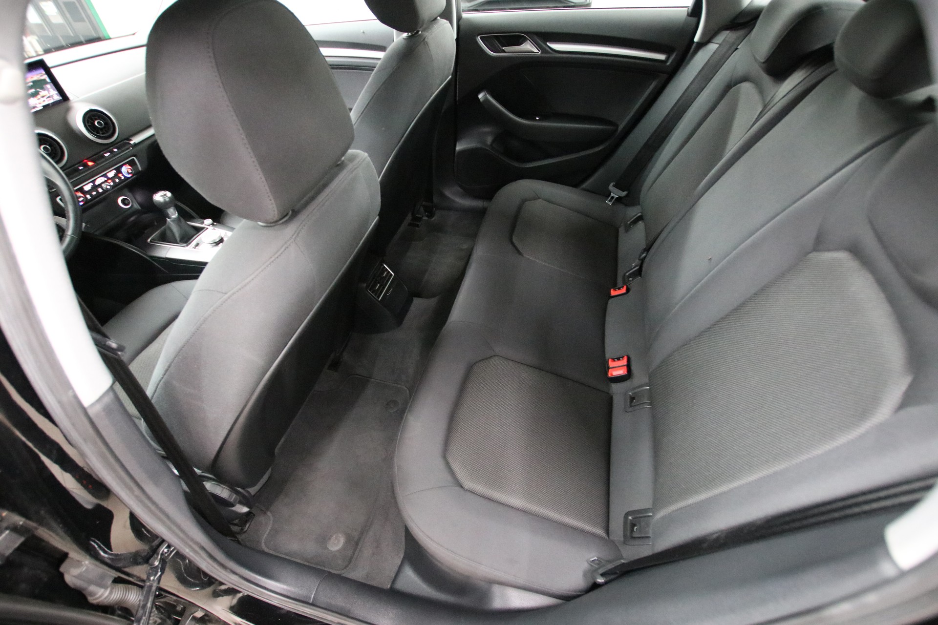 AUDI A3 Sportback 35 TFSI-image-13