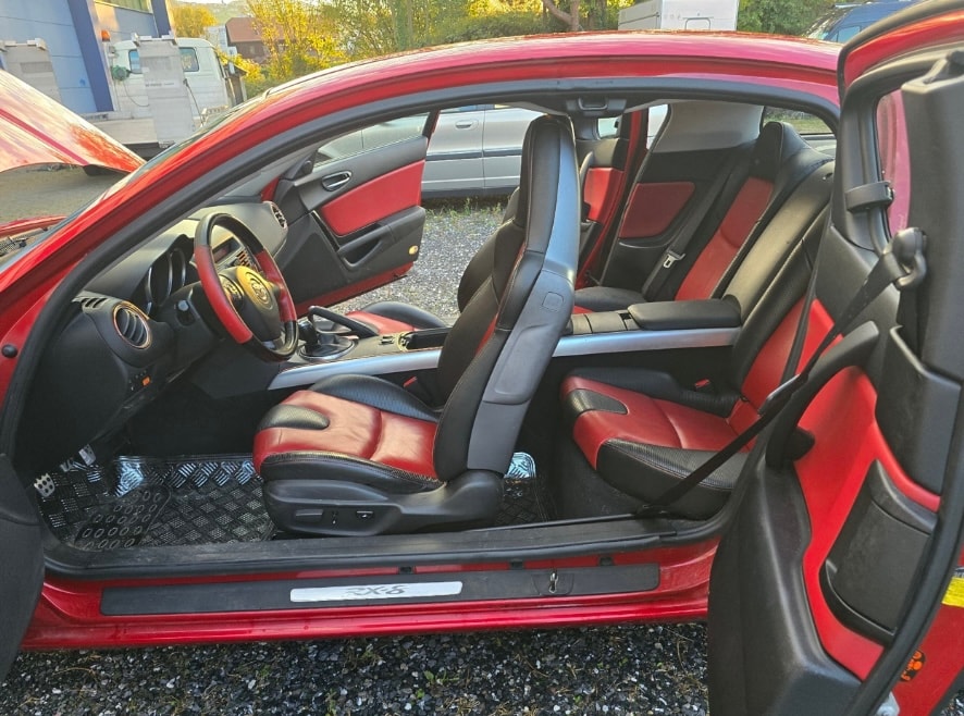 MAZDA RX-8 Revolution-image-6