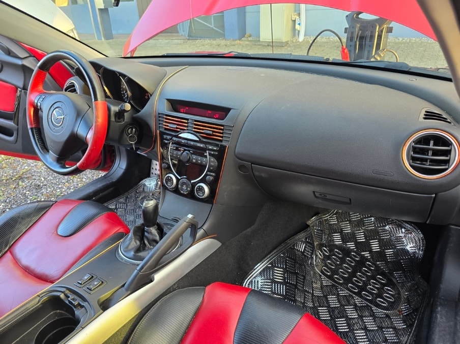 MAZDA RX-8 Revolution-image-8
