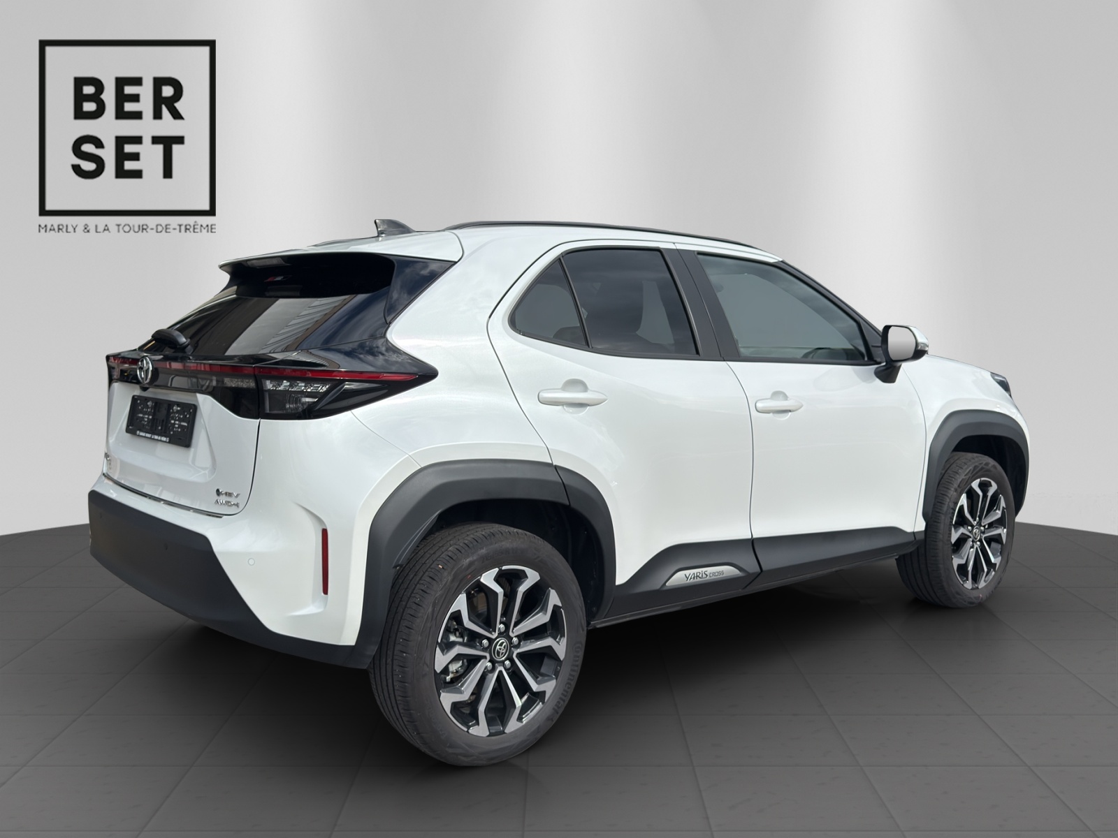 TOYOTA Yaris Cross 1.5 VVT-i HSD Trend AWD-i-image-17
