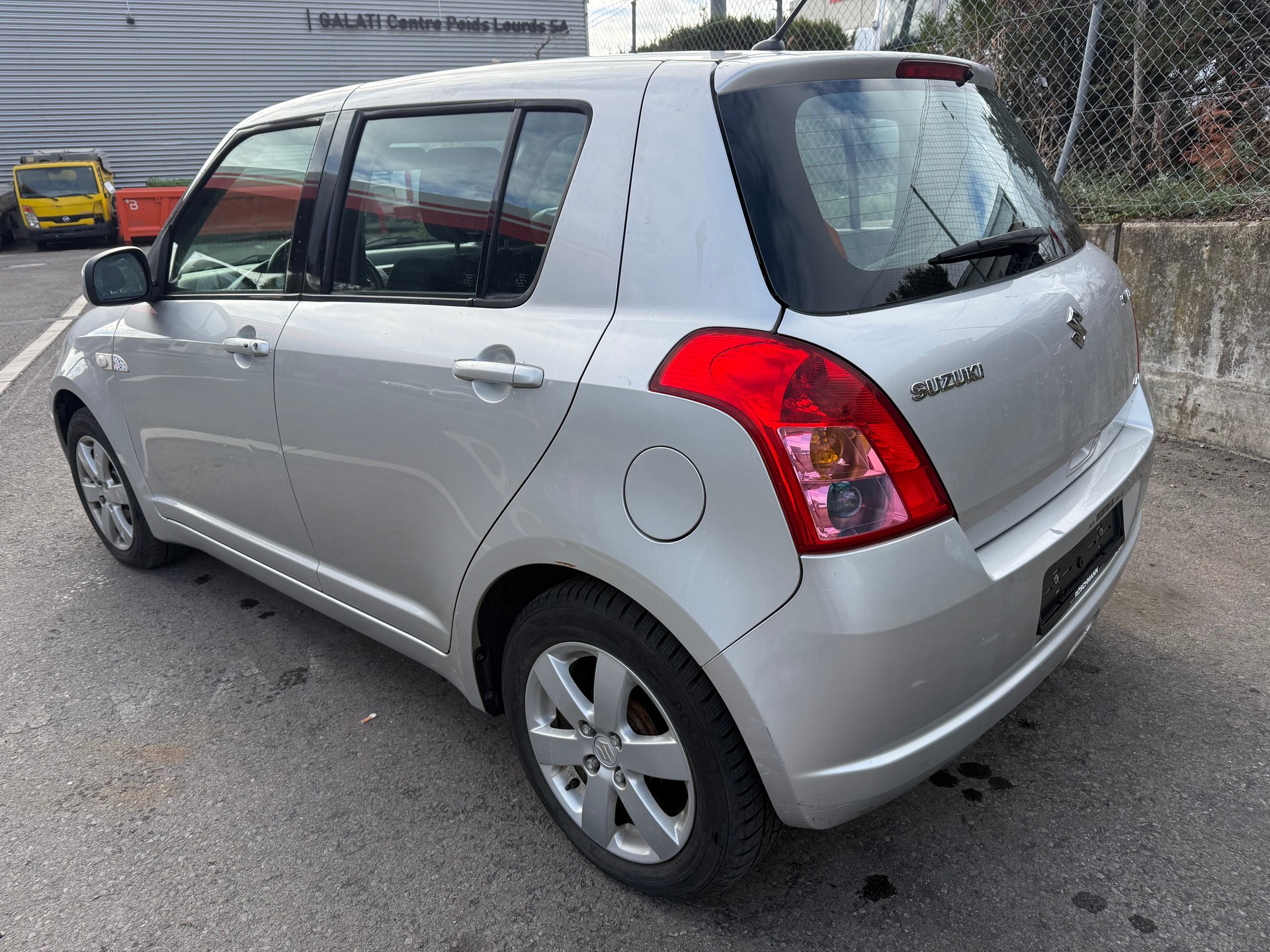 SUZUKI Swift 1.3i 16V GL Top 4x4-image-5