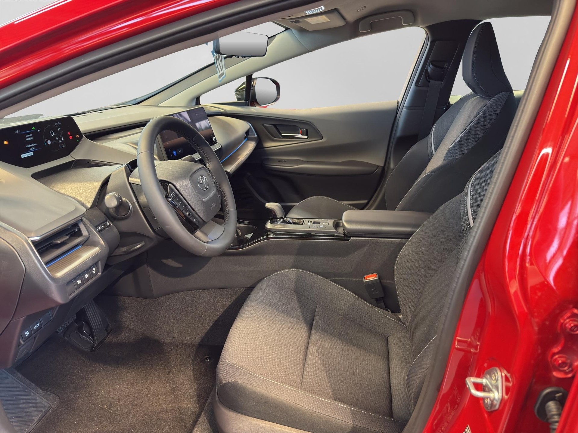 TOYOTA Prius 2.0 Plug-In-Hybrid Style-image-1