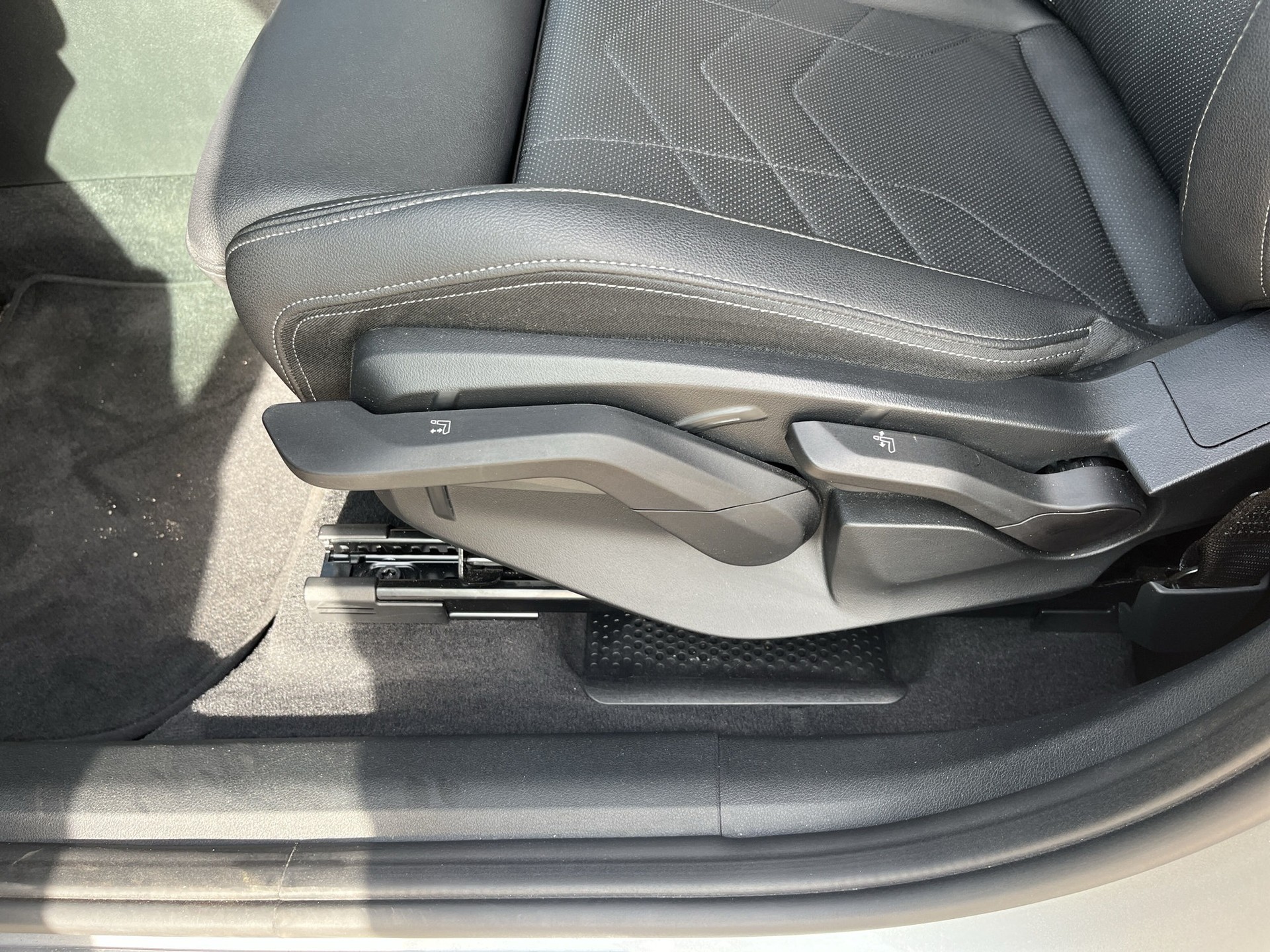 BMW X1 sDrive 18i M Sport-image-18