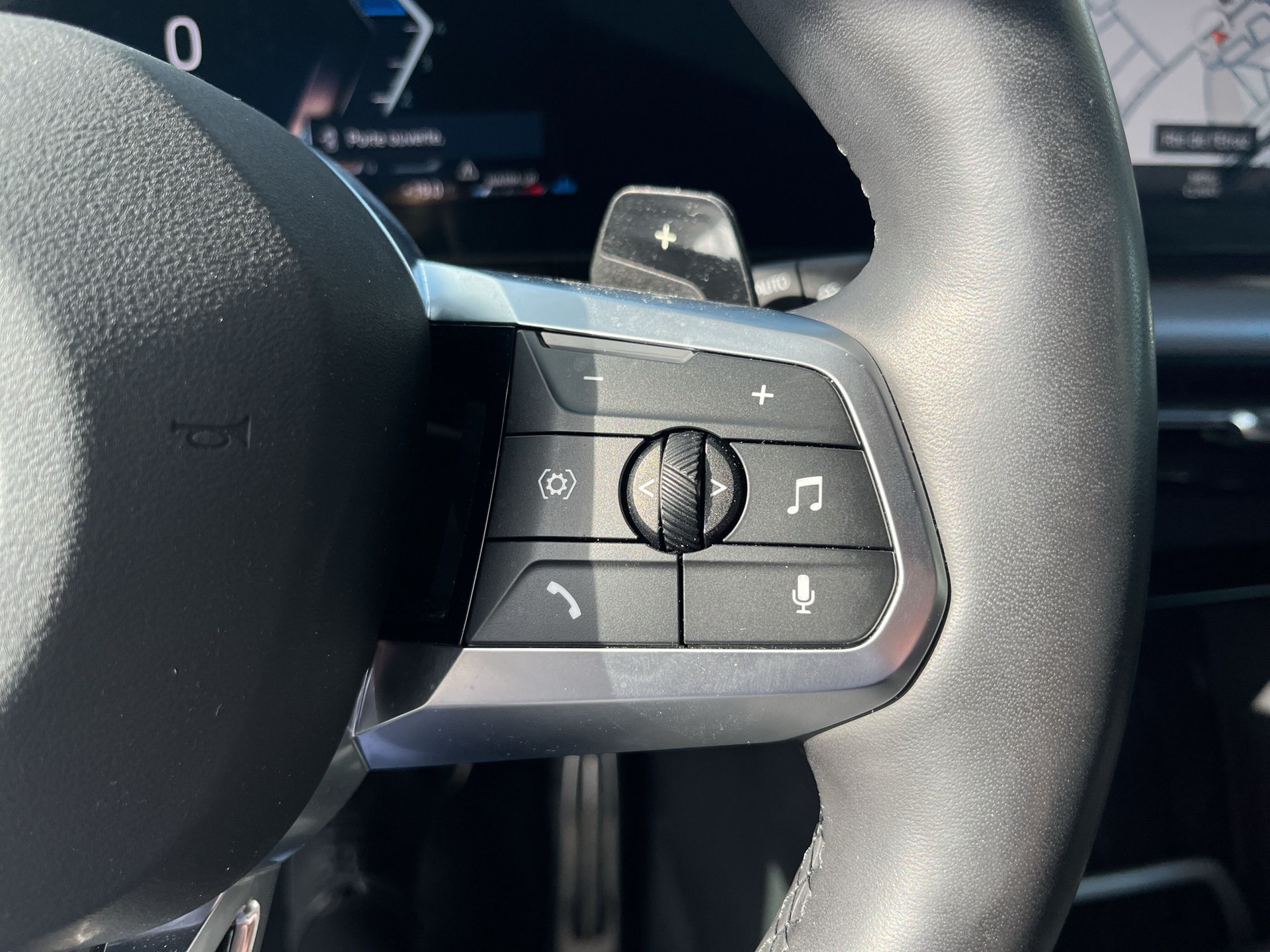 BMW X1 sDrive 18i M Sport-image-15