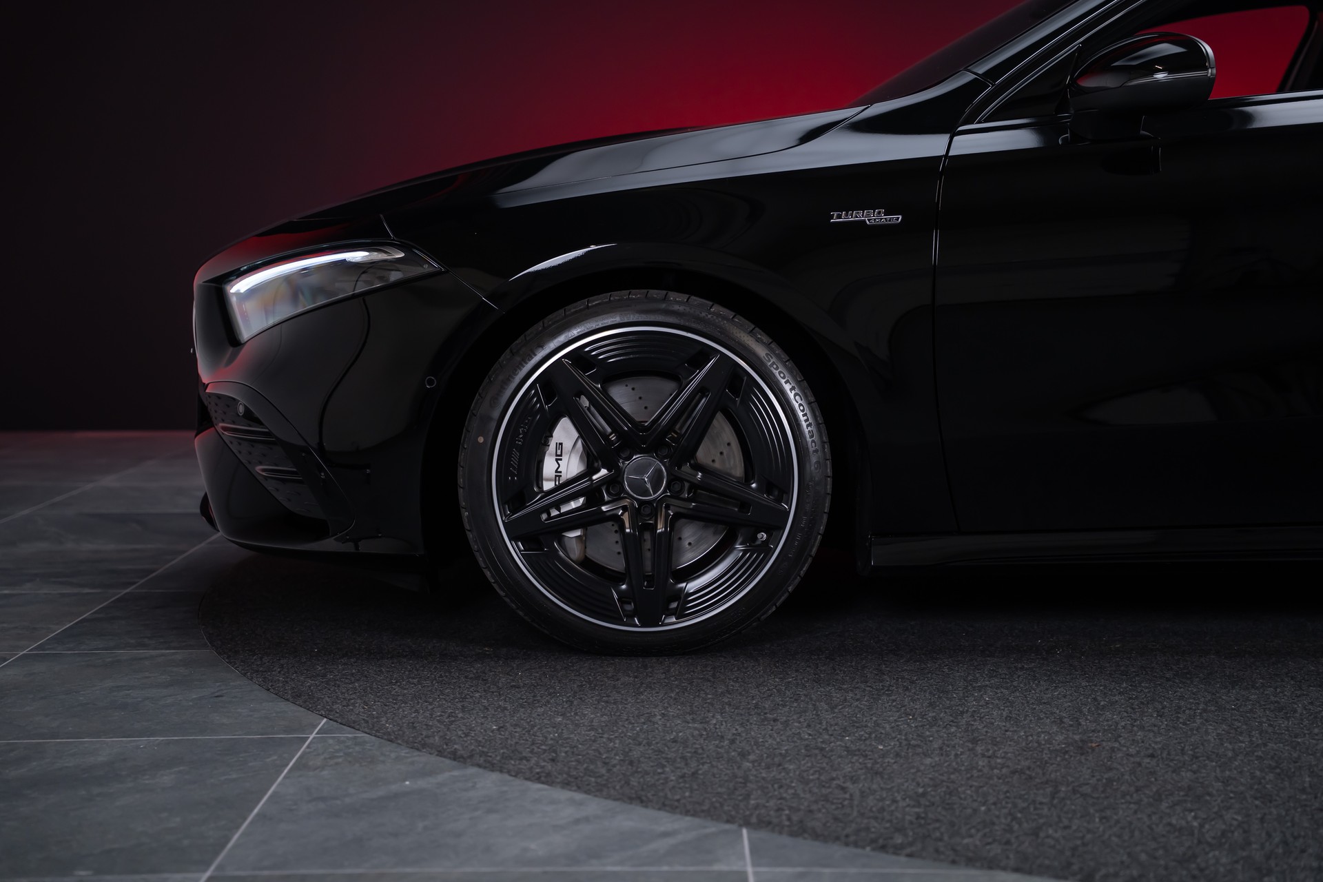 MERCEDES-BENZ A 35 AMG 4matic / Facelift / Panorama-Schiebedach / Rückfahrkamera-image-38