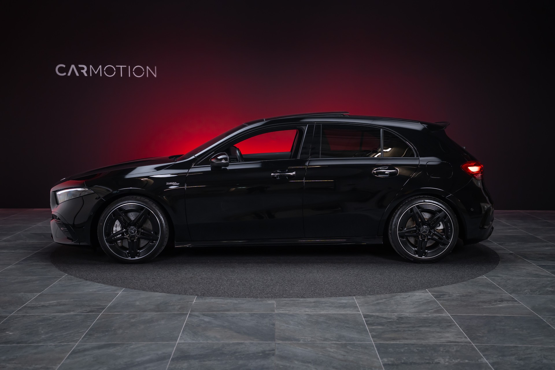 MERCEDES-BENZ A 35 AMG 4matic / Facelift / Panorama-Schiebedach / Rückfahrkamera-image-9