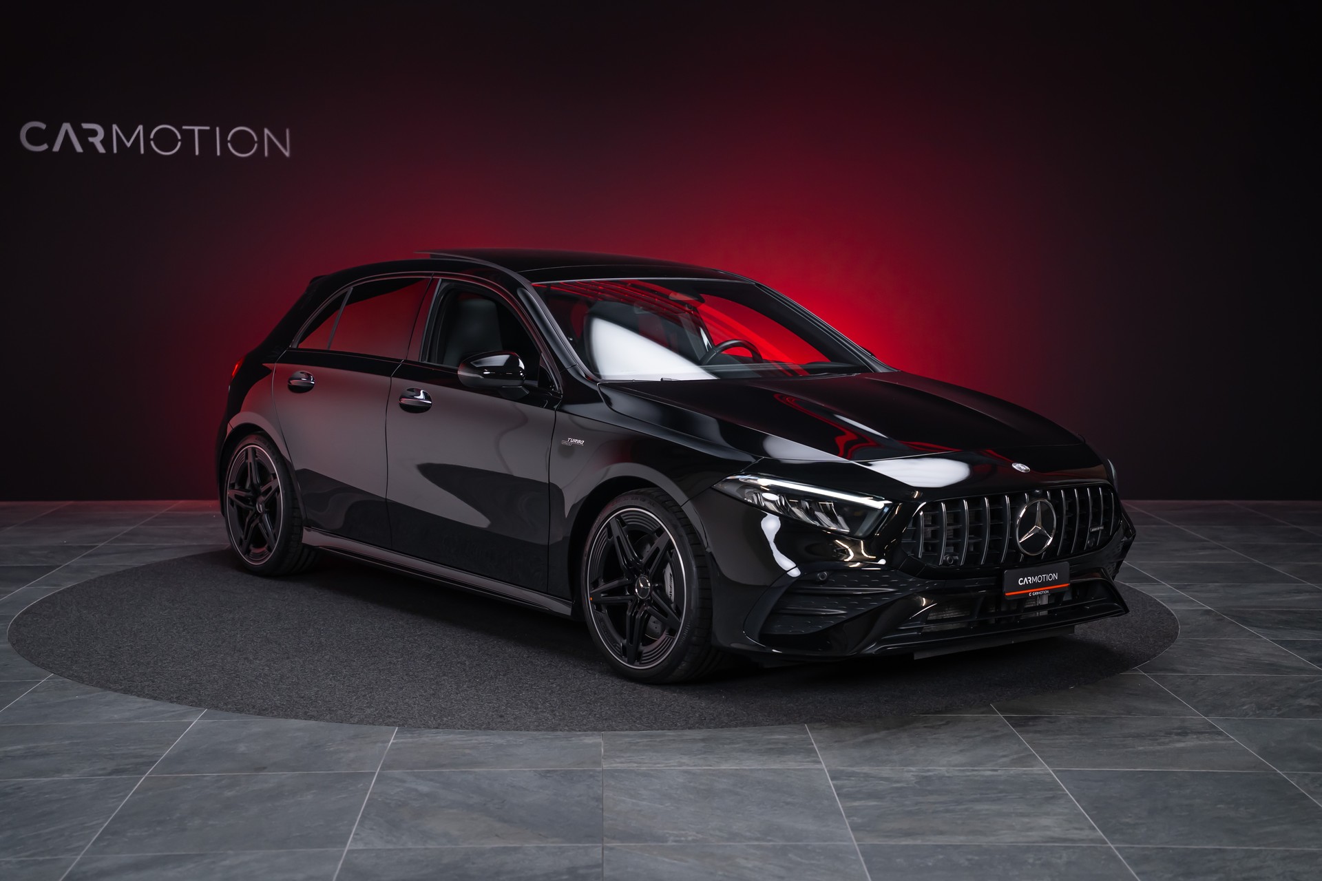 MERCEDES-BENZ A 35 AMG 4matic / Facelift / Panorama-Schiebedach / Rückfahrkamera-image-2