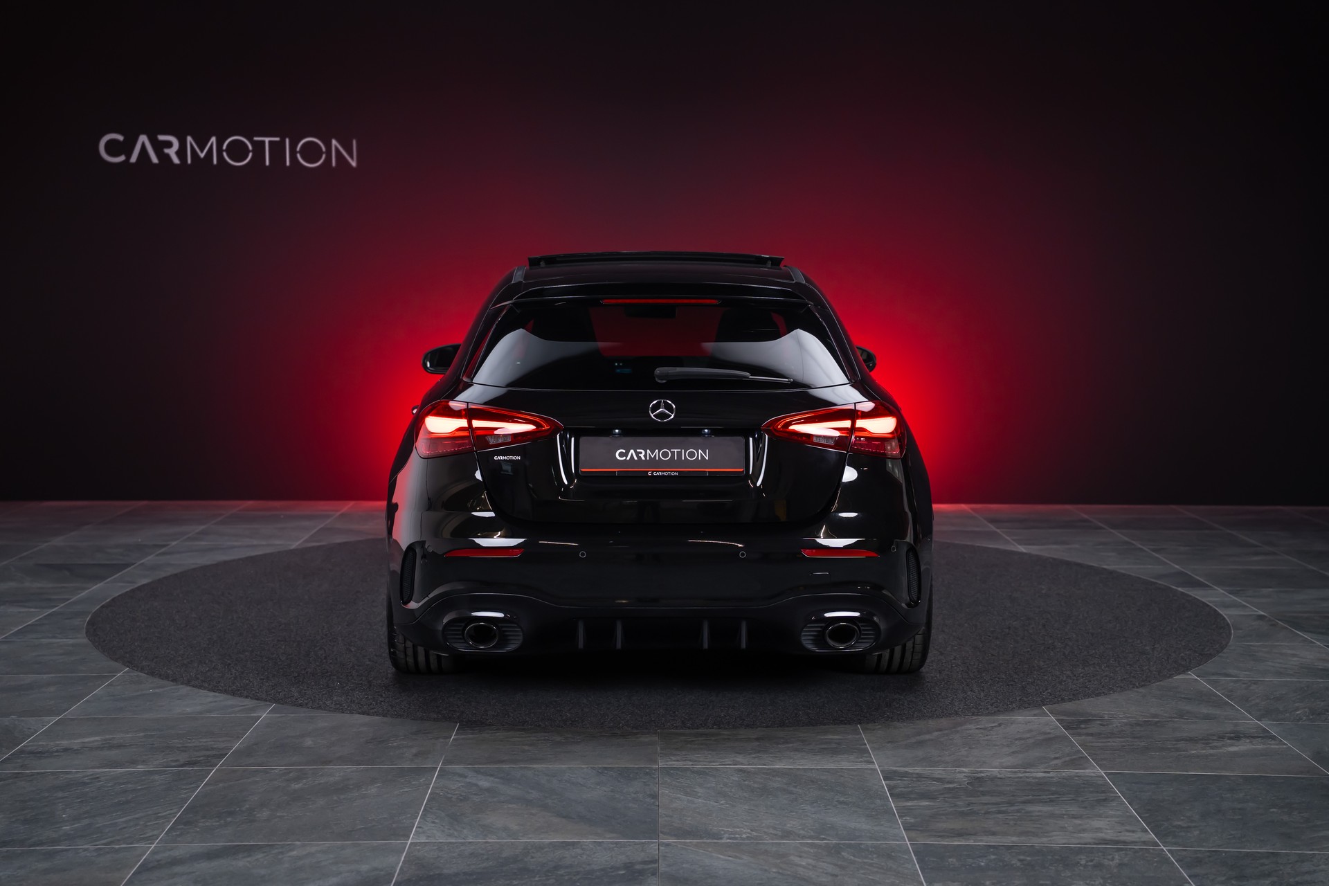 MERCEDES-BENZ A 35 AMG 4matic / Facelift / Panorama-Schiebedach / Rückfahrkamera-image-5