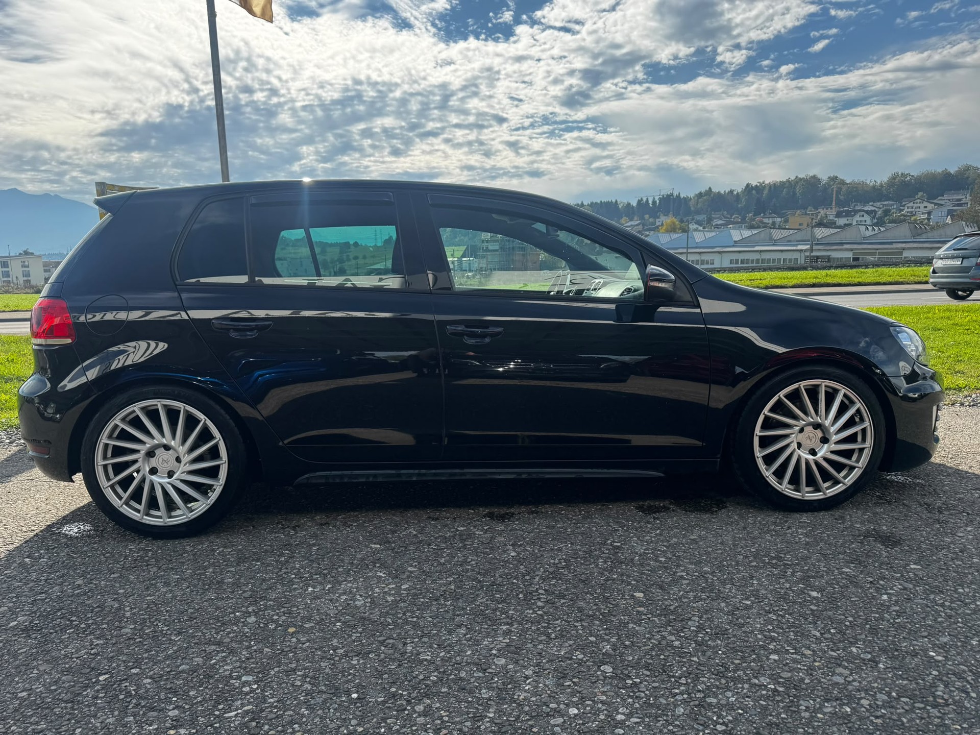 VW Golf 2.0 TDI GT-image-3